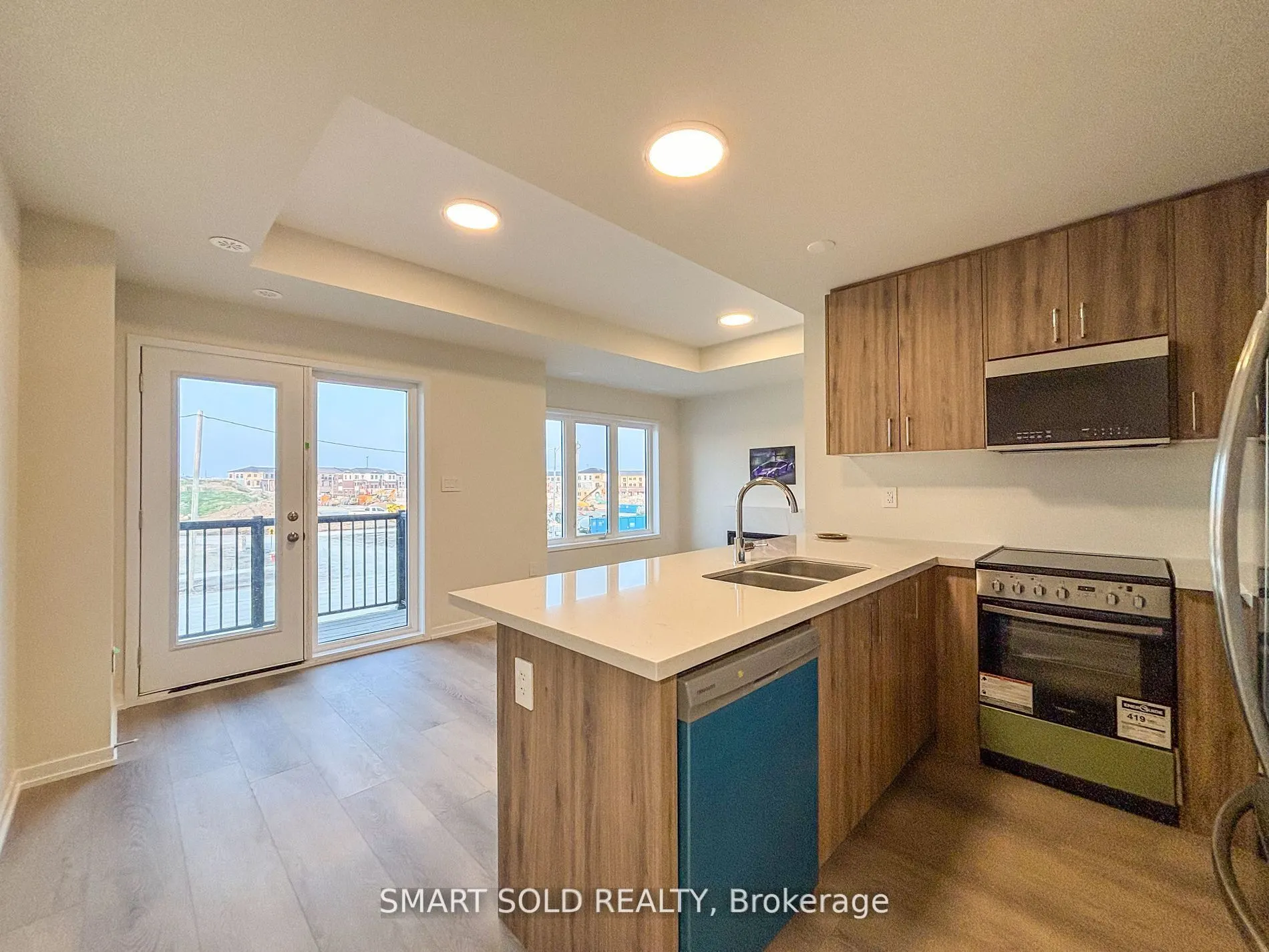 8 Matawin Lane, #8