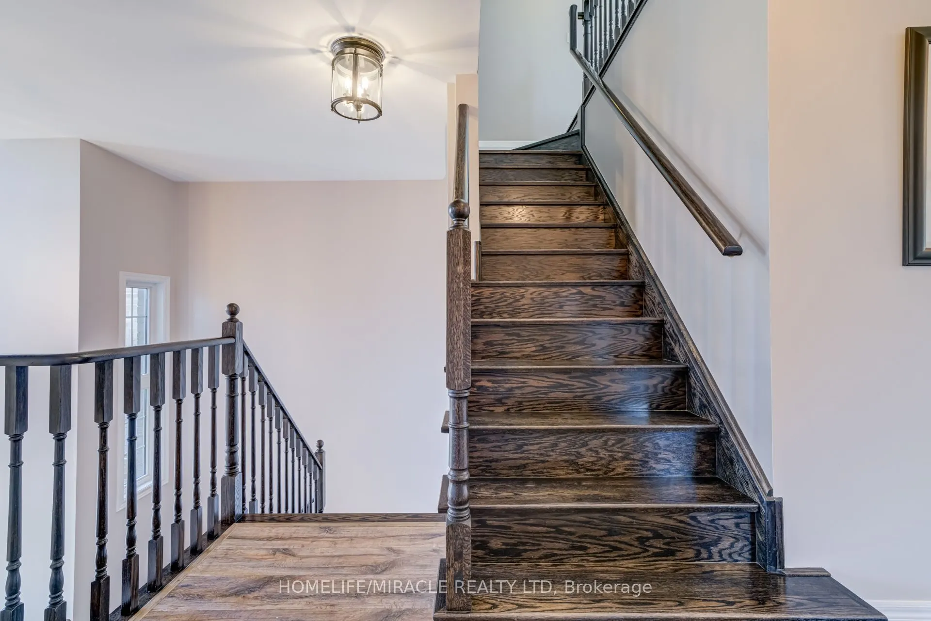 62 Hoard Avenue N