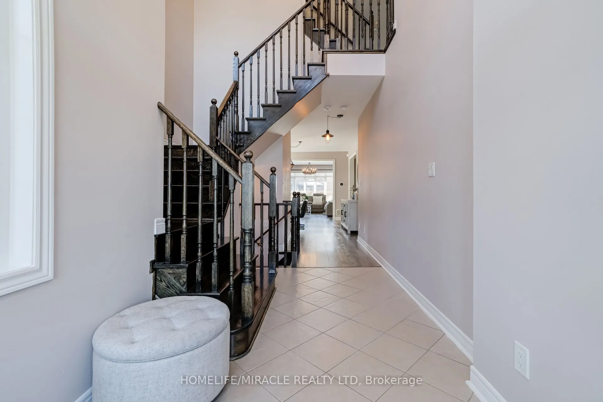 62 Hoard Avenue N