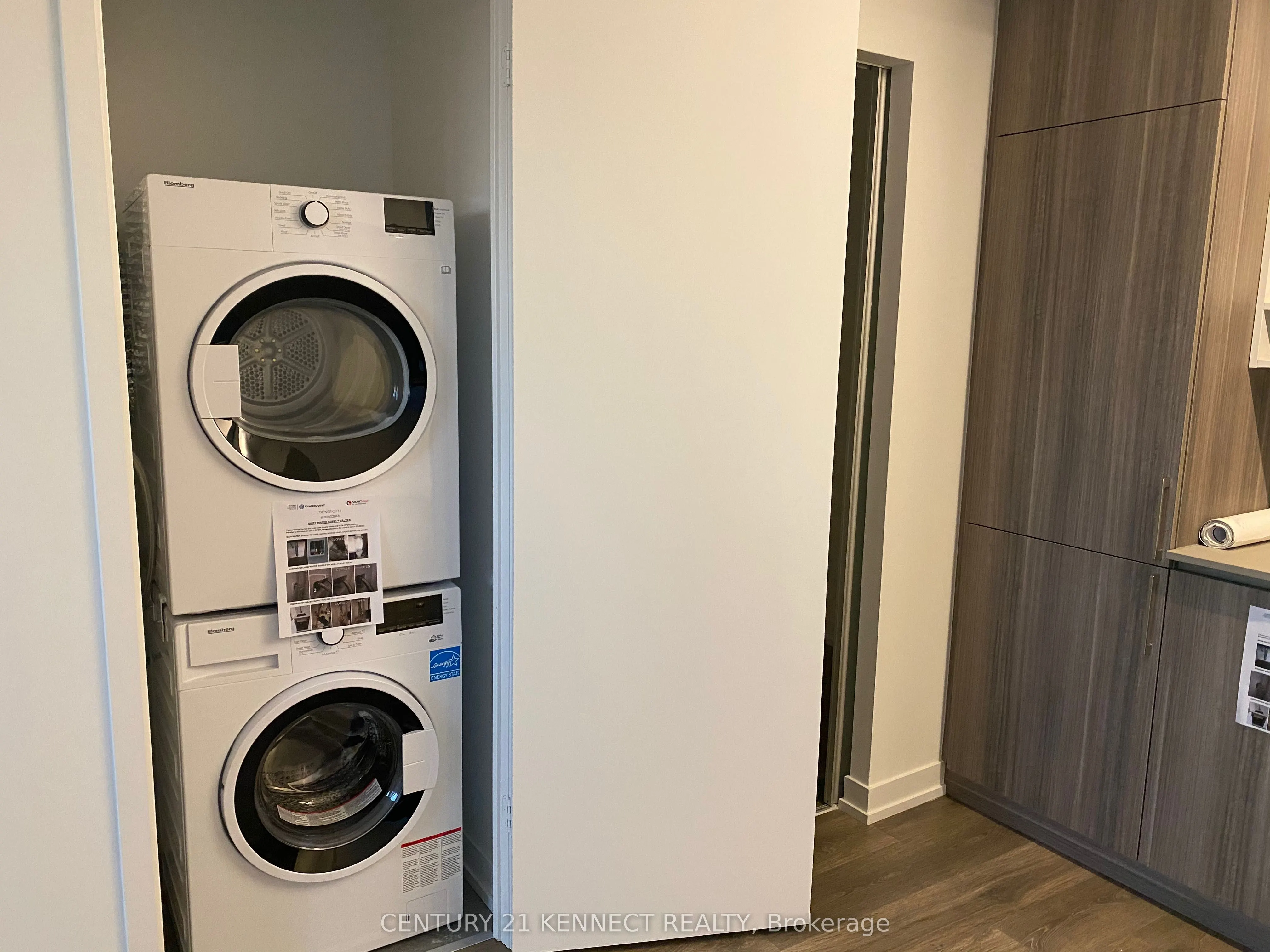 898 Portage Parkway, #607