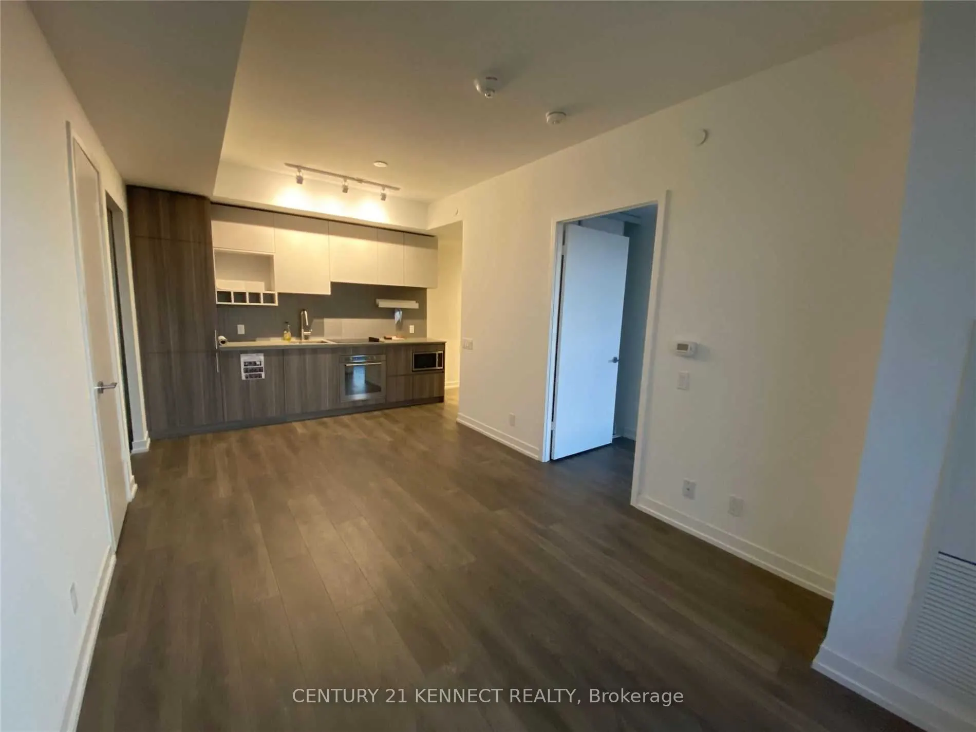 898 Portage Parkway, #607