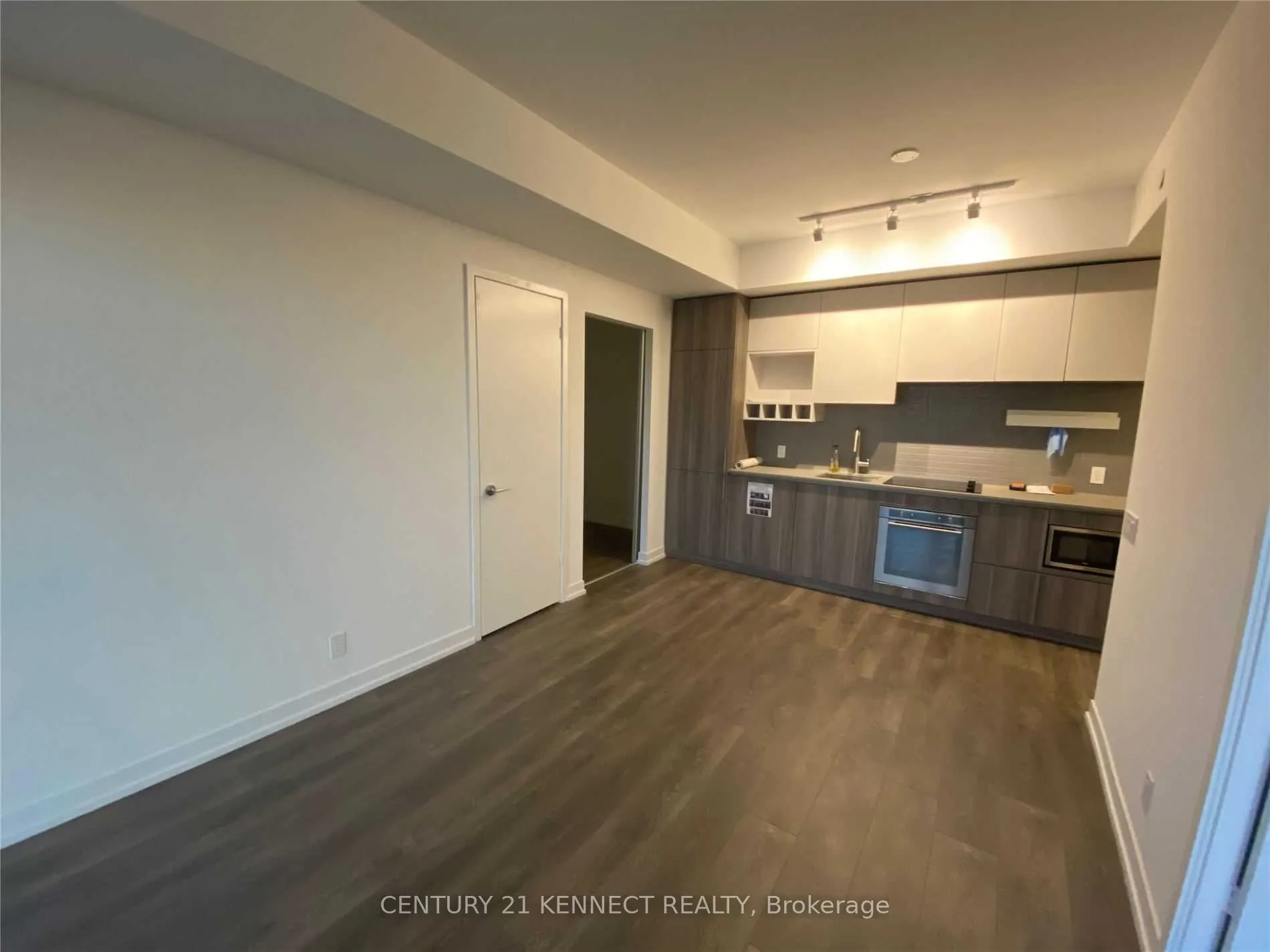 898 Portage Parkway, #607