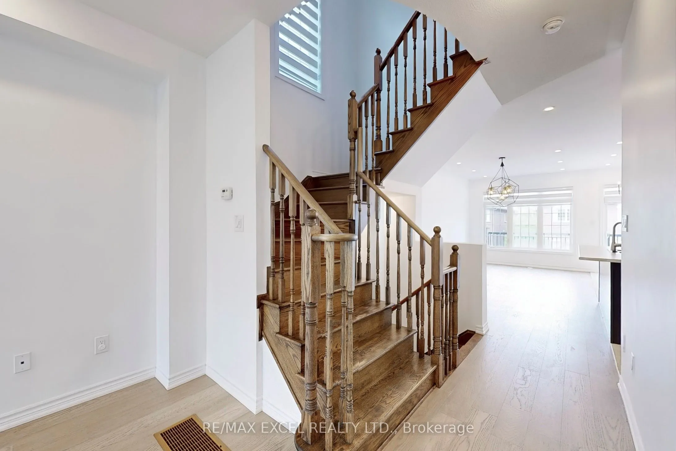 283 Dundas Way