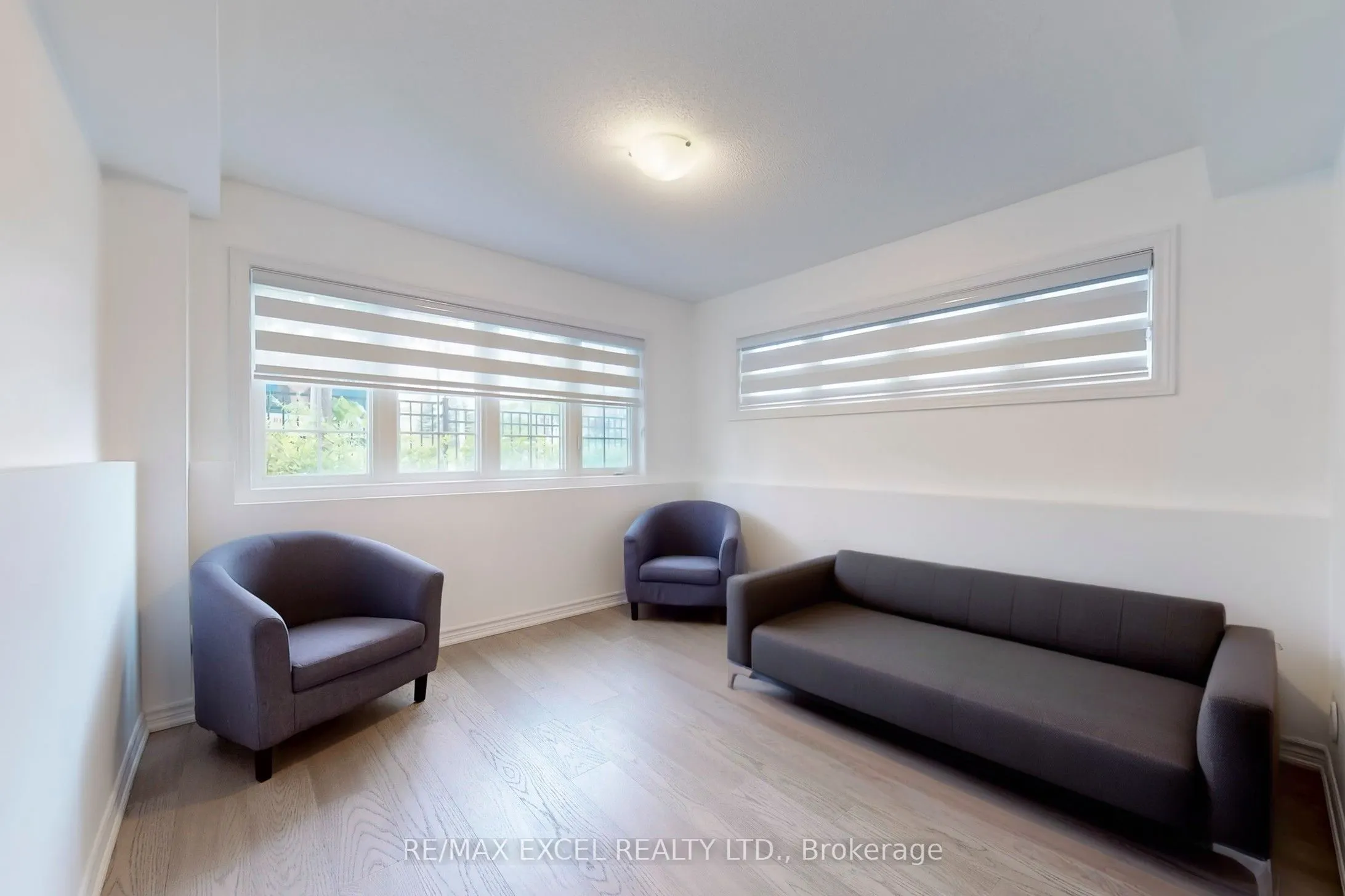 283 Dundas Way