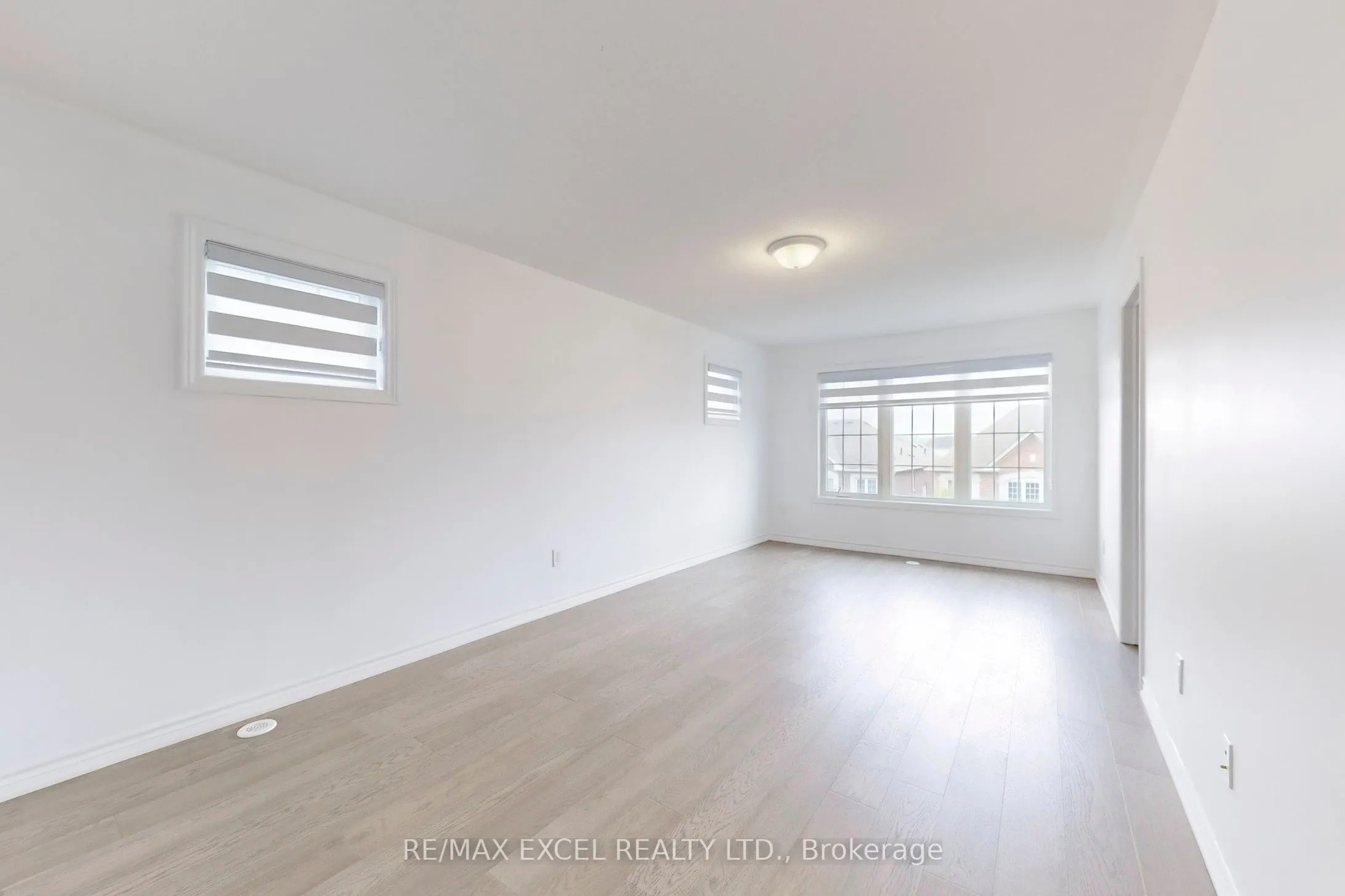 283 Dundas Way