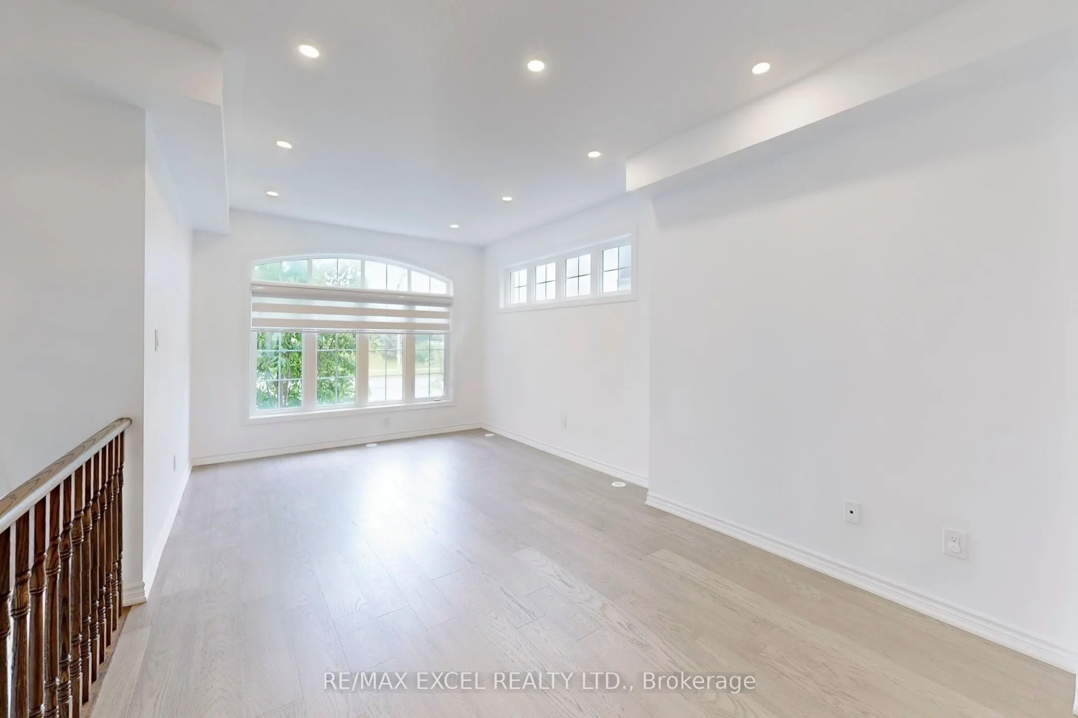 283 Dundas Way