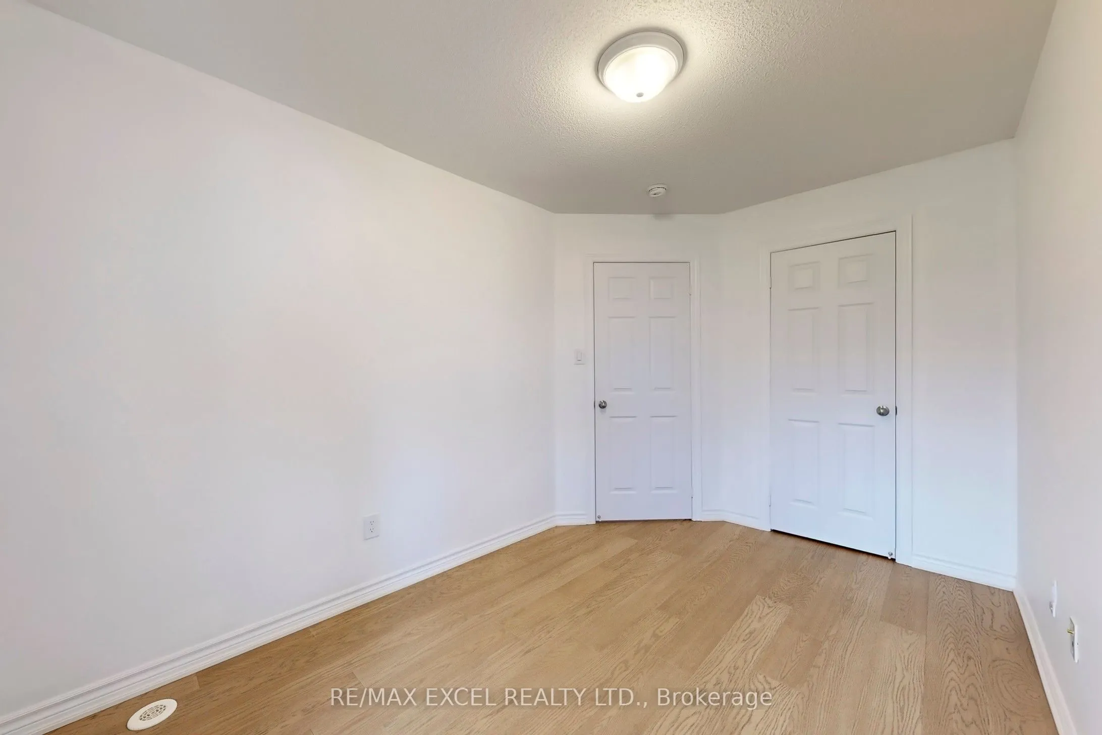 283 Dundas Way