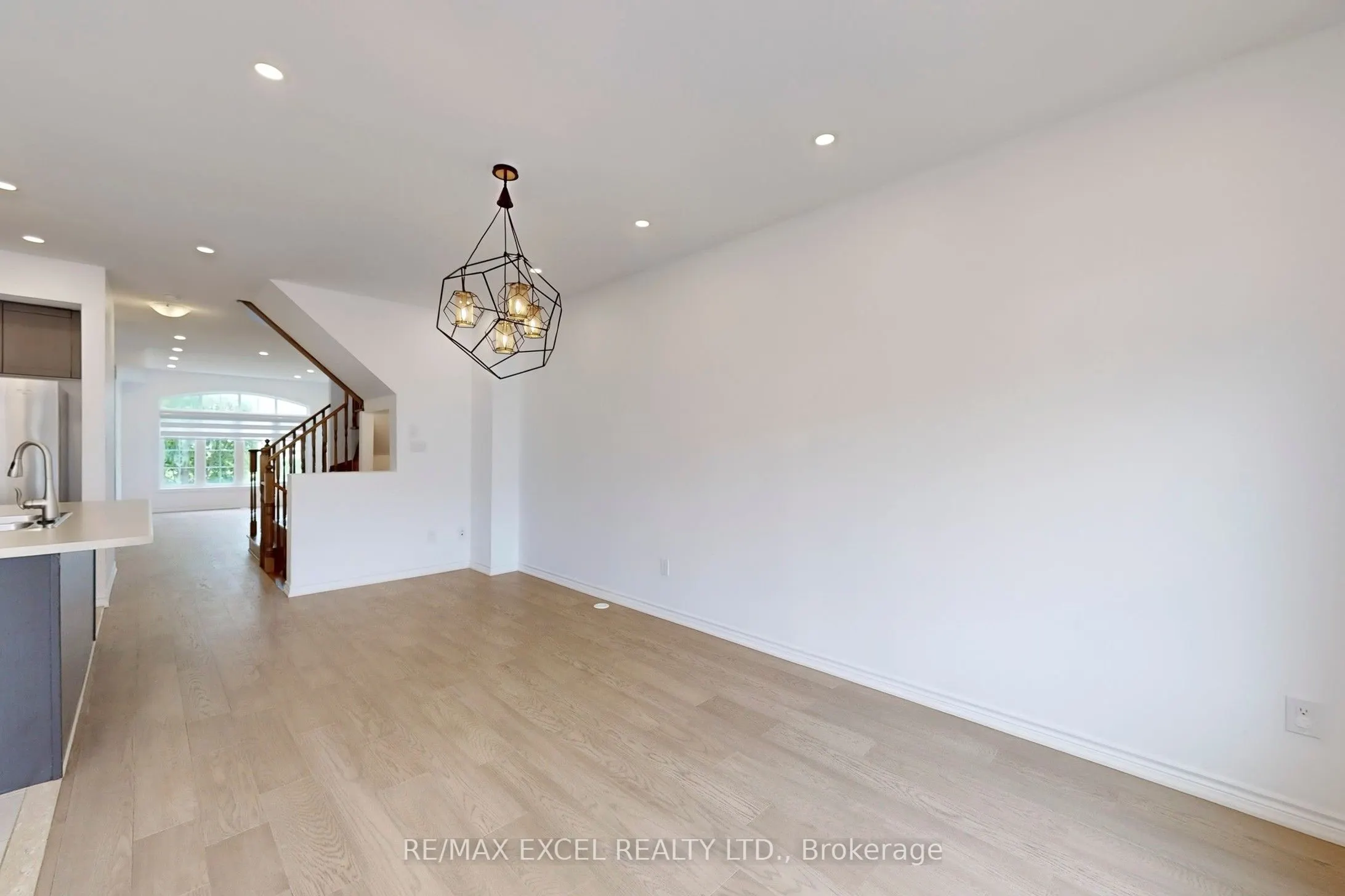 283 Dundas Way