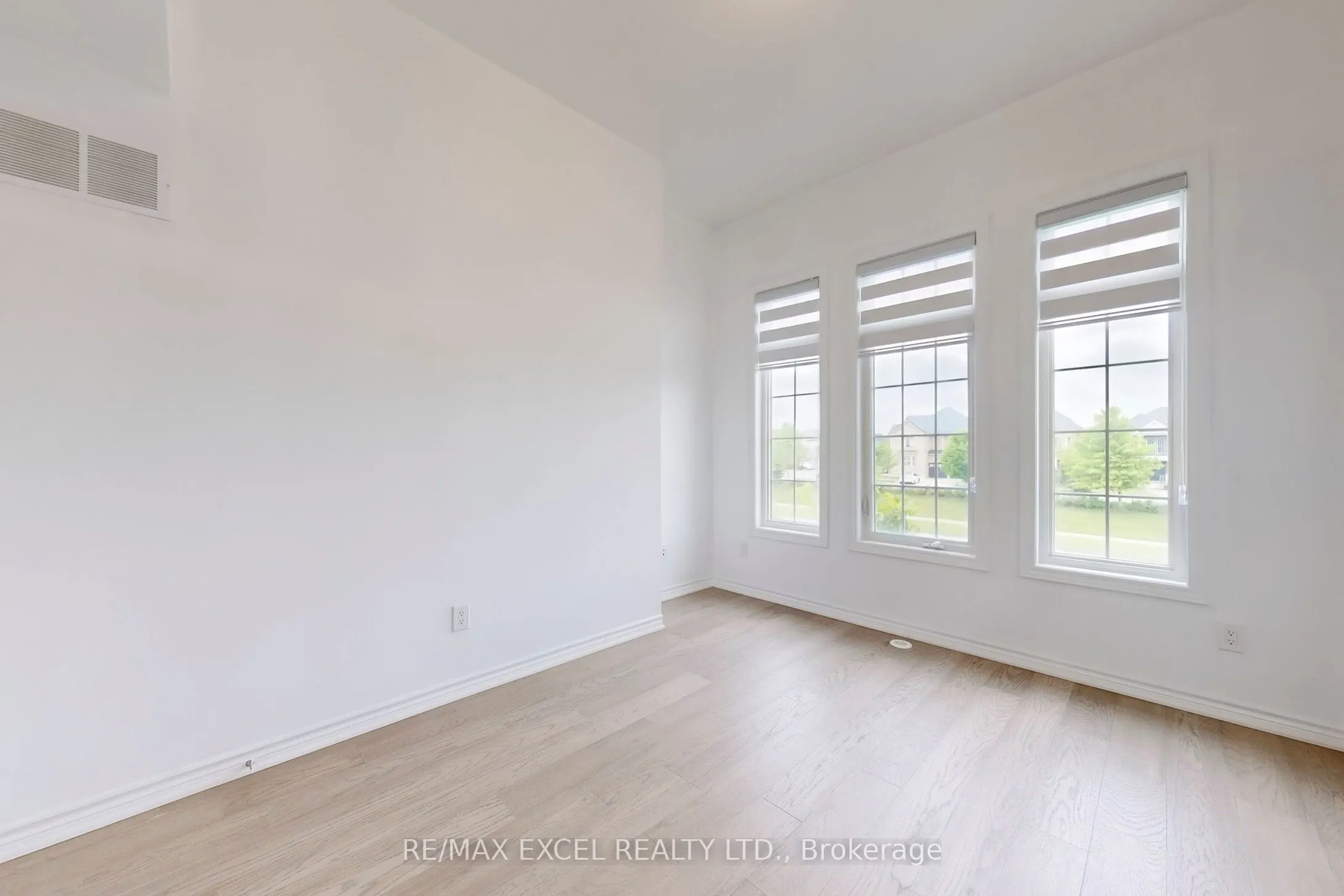 283 Dundas Way