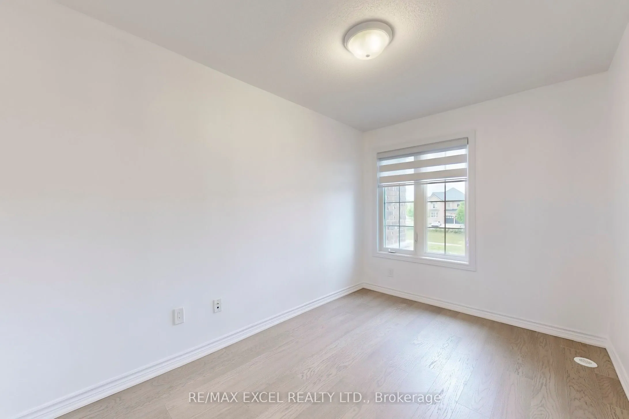 283 Dundas Way