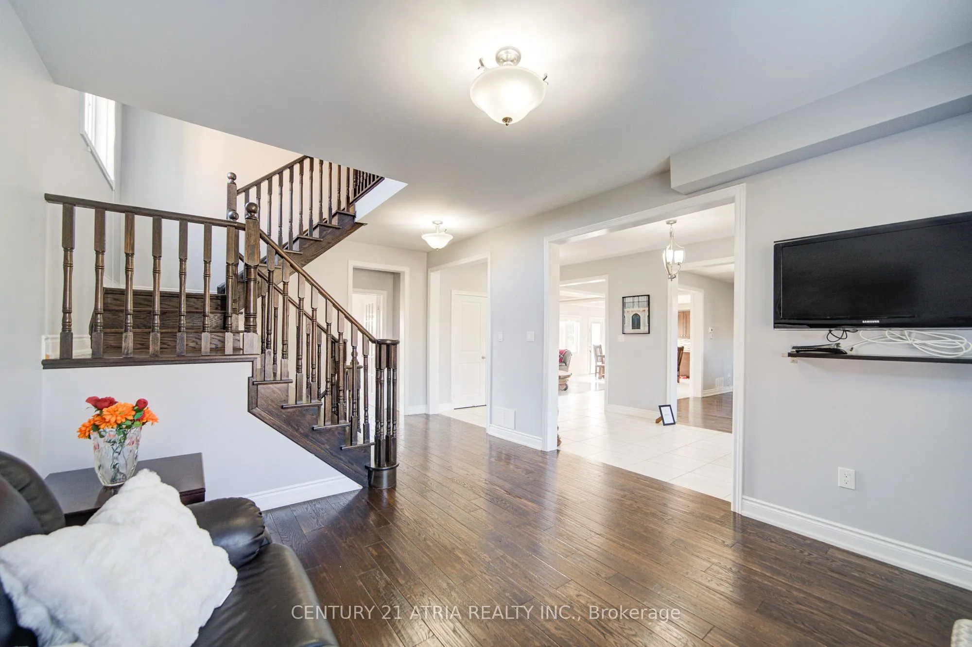 10 Gladys Rolling Avenue