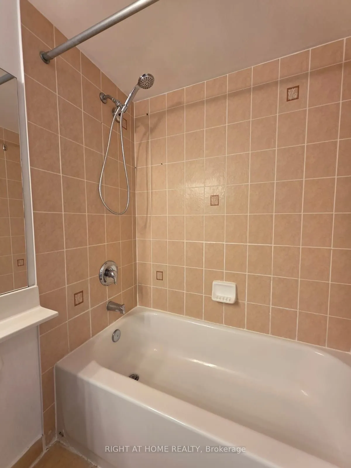 310 Red Maple Road, #Lph7