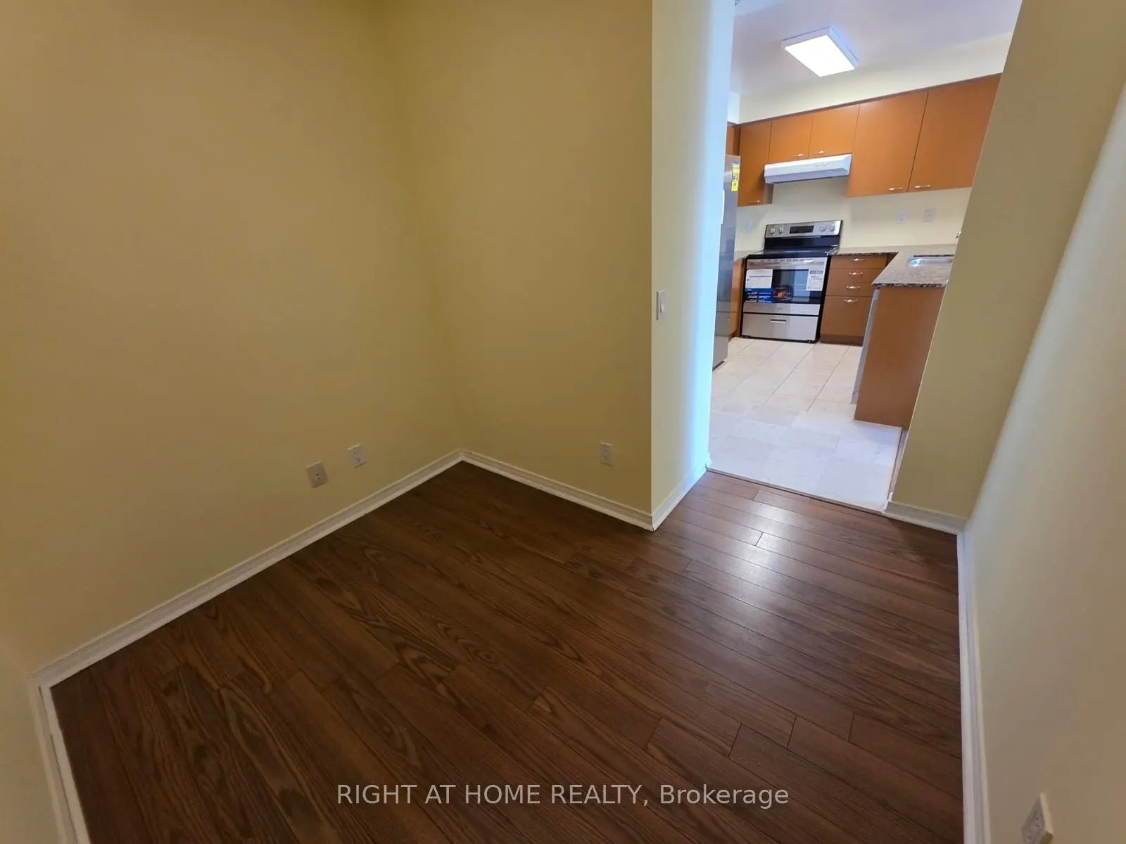 310 Red Maple Road, #Lph7