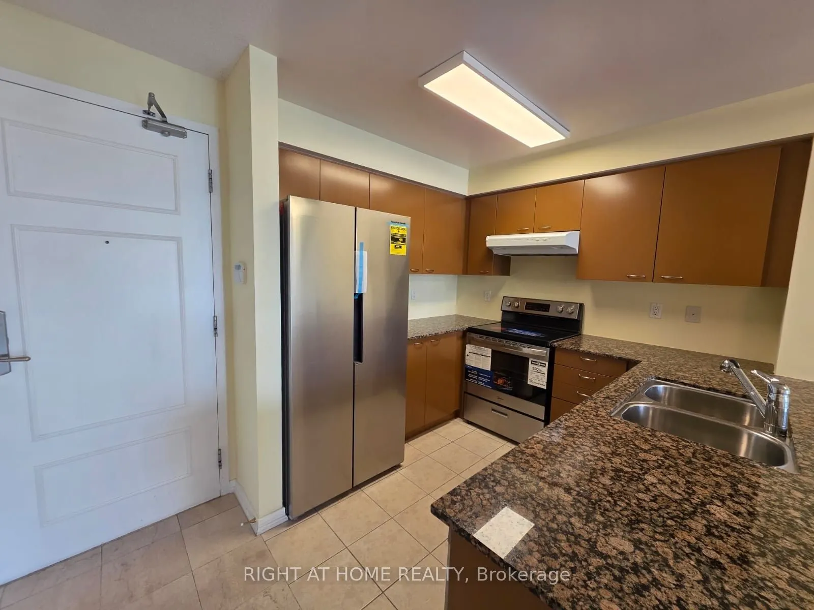 310 Red Maple Road, #Lph7