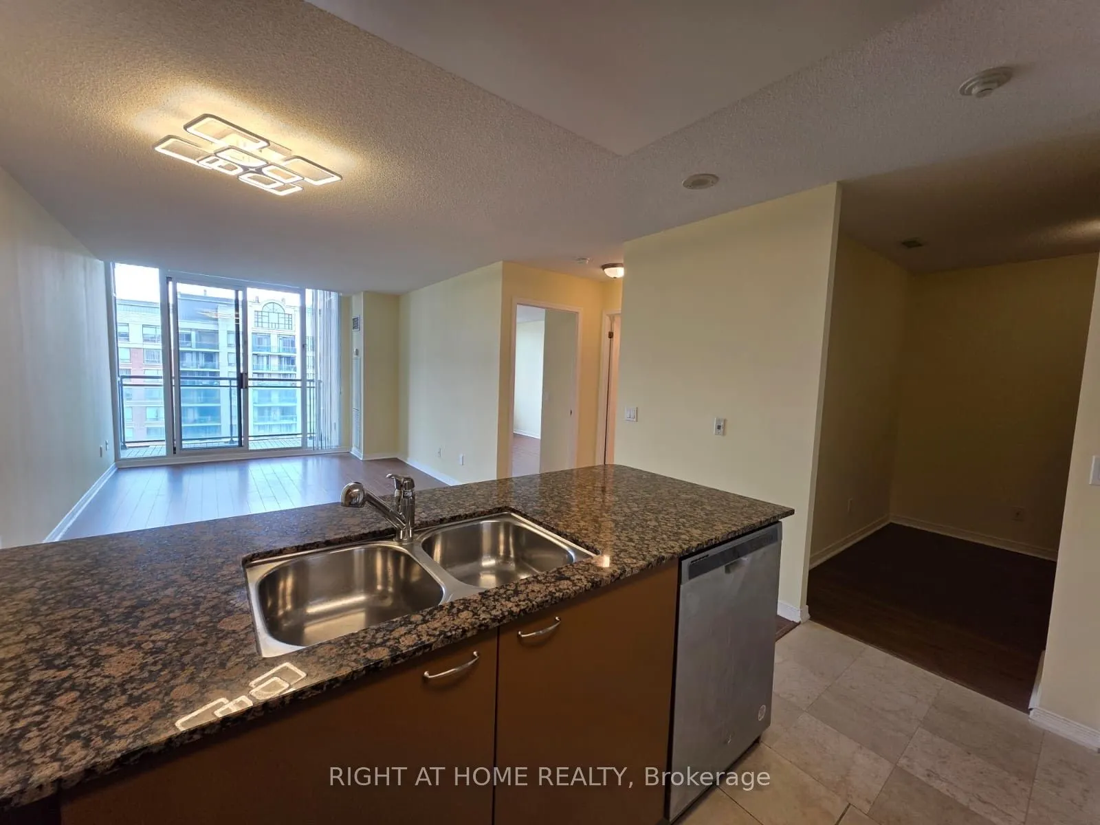 310 Red Maple Road, #Lph7