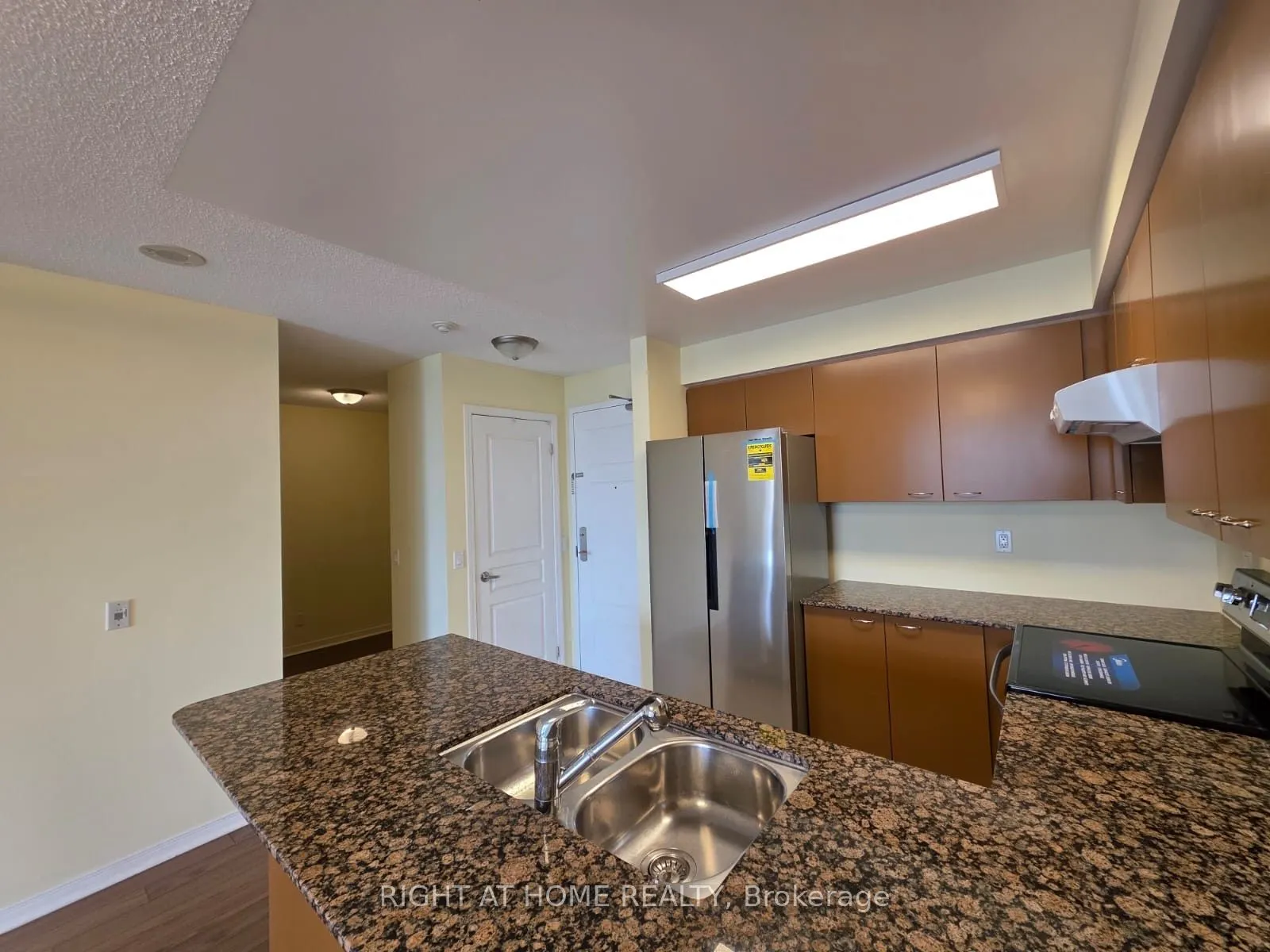 310 Red Maple Road, #Lph7