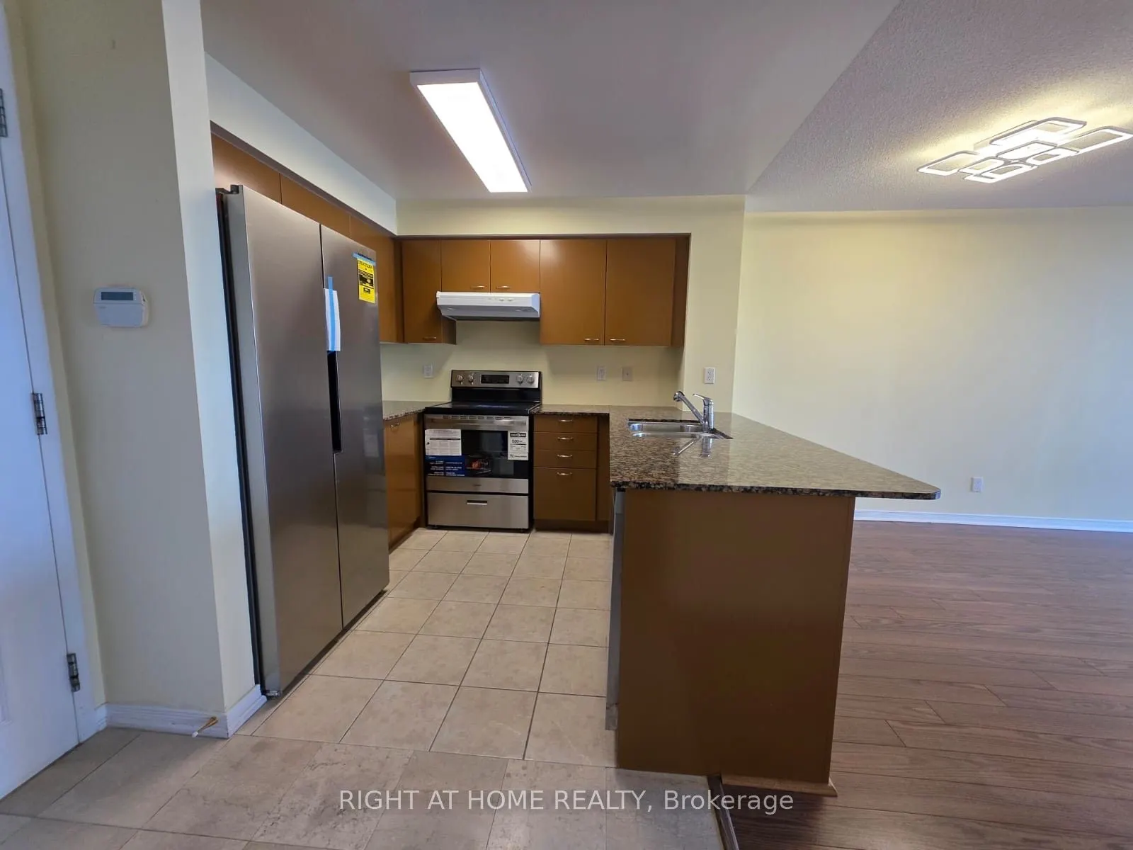 310 Red Maple Road, #Lph7