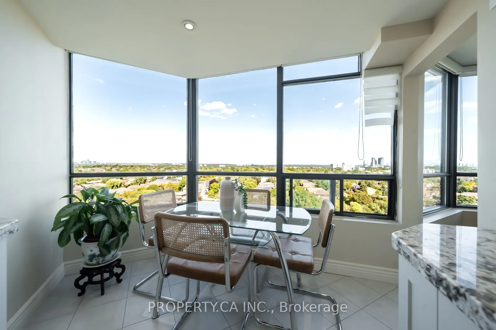 7460 Bathurst Street, #1405
