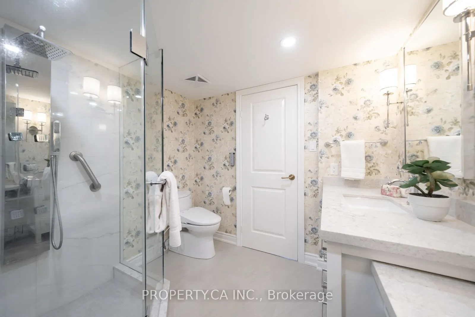 7460 Bathurst Street, #1405