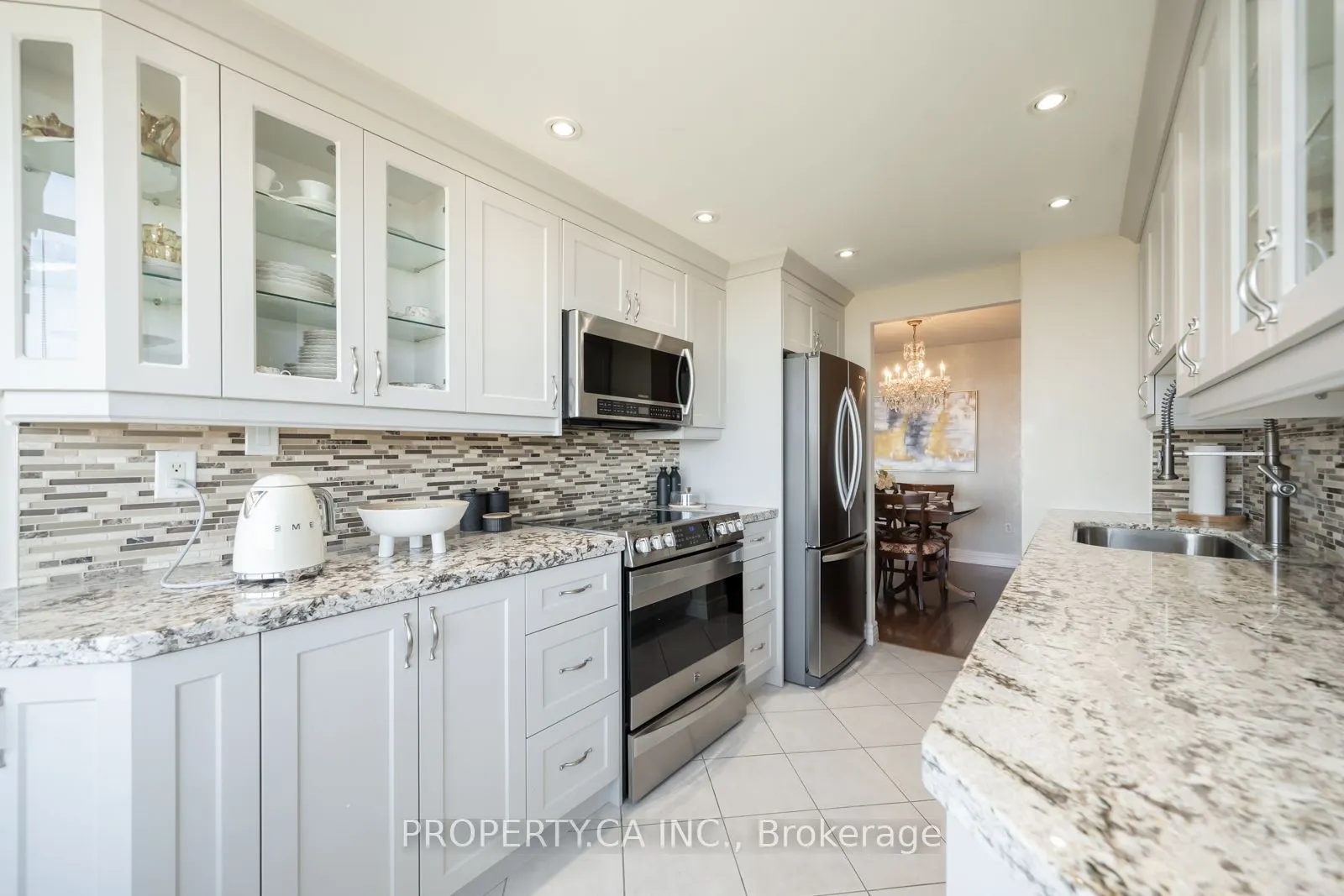7460 Bathurst Street, #1405