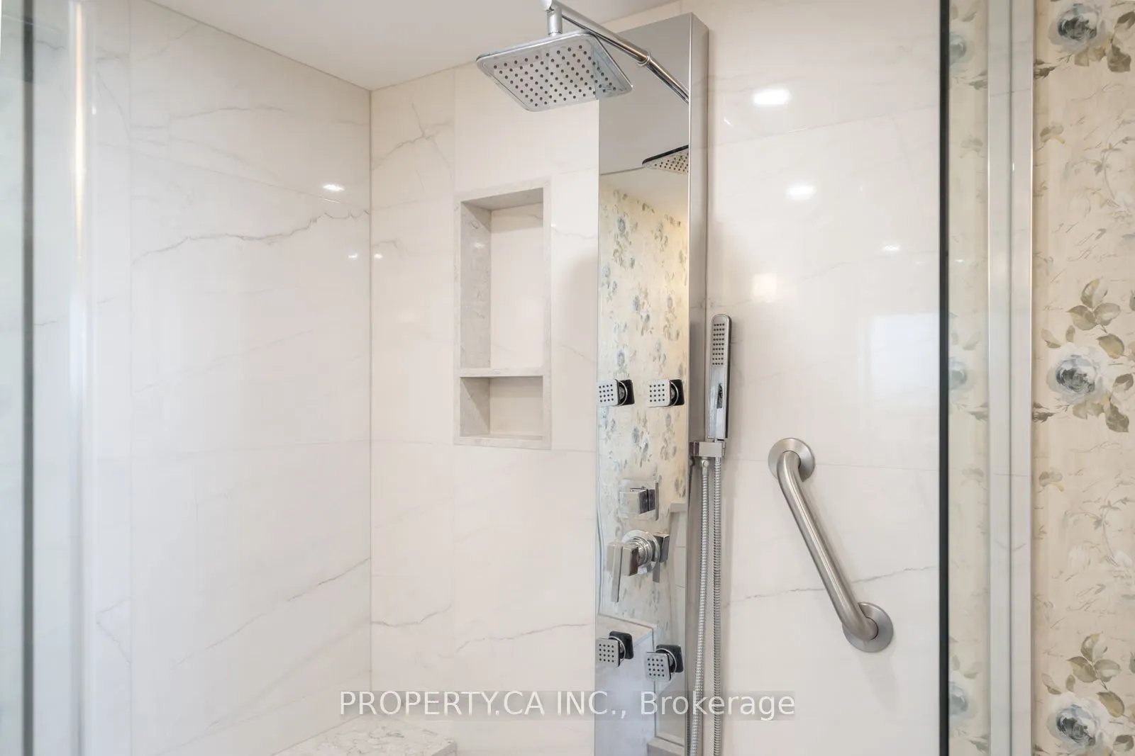 7460 Bathurst Street, #1405