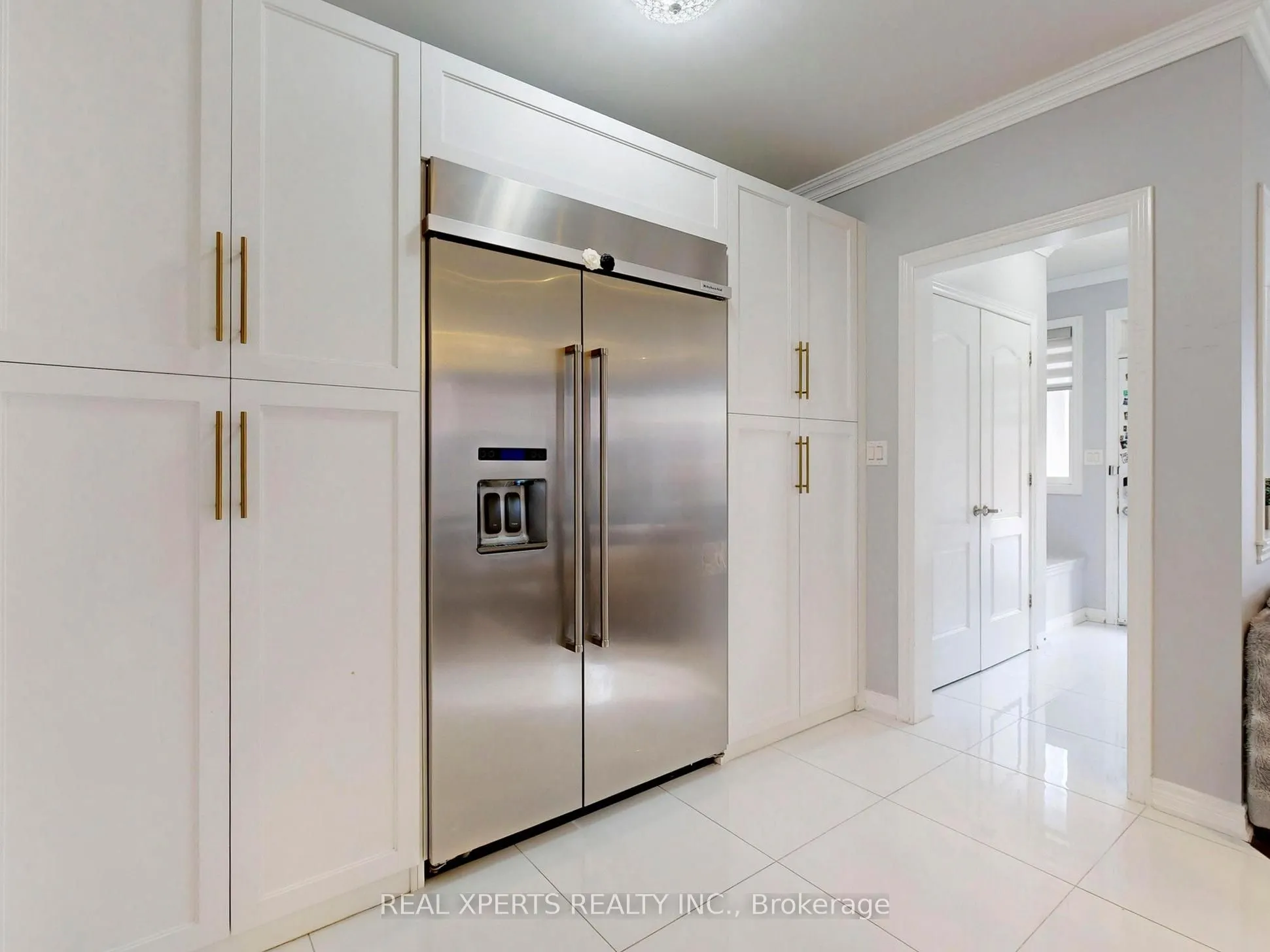 221 The Meadows Avenue