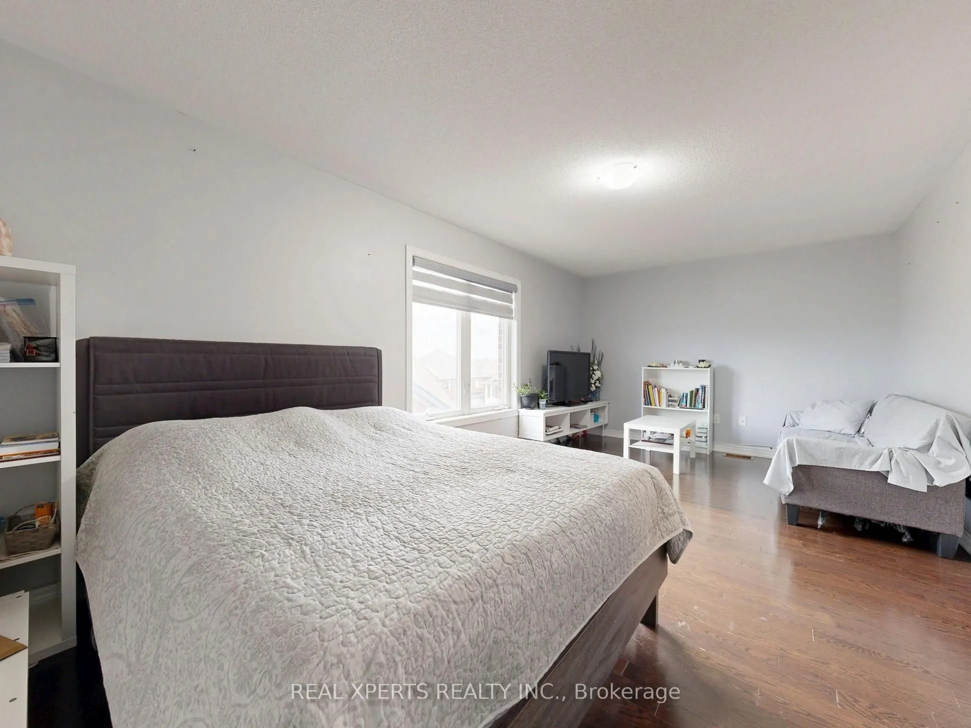 221 The Meadows Avenue