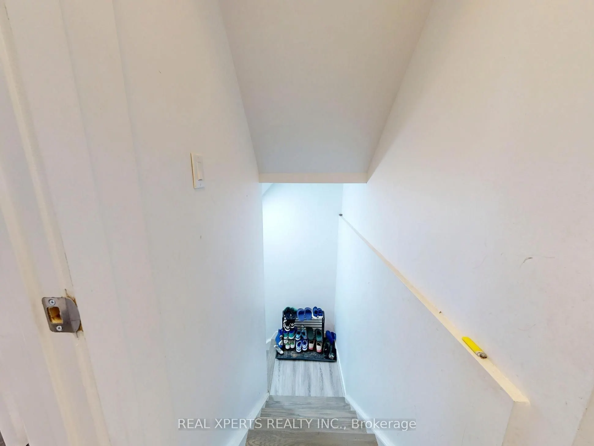 221 The Meadows Avenue