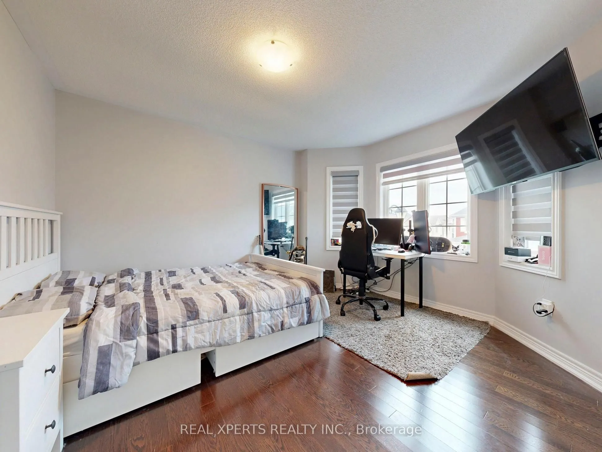 221 The Meadows Avenue