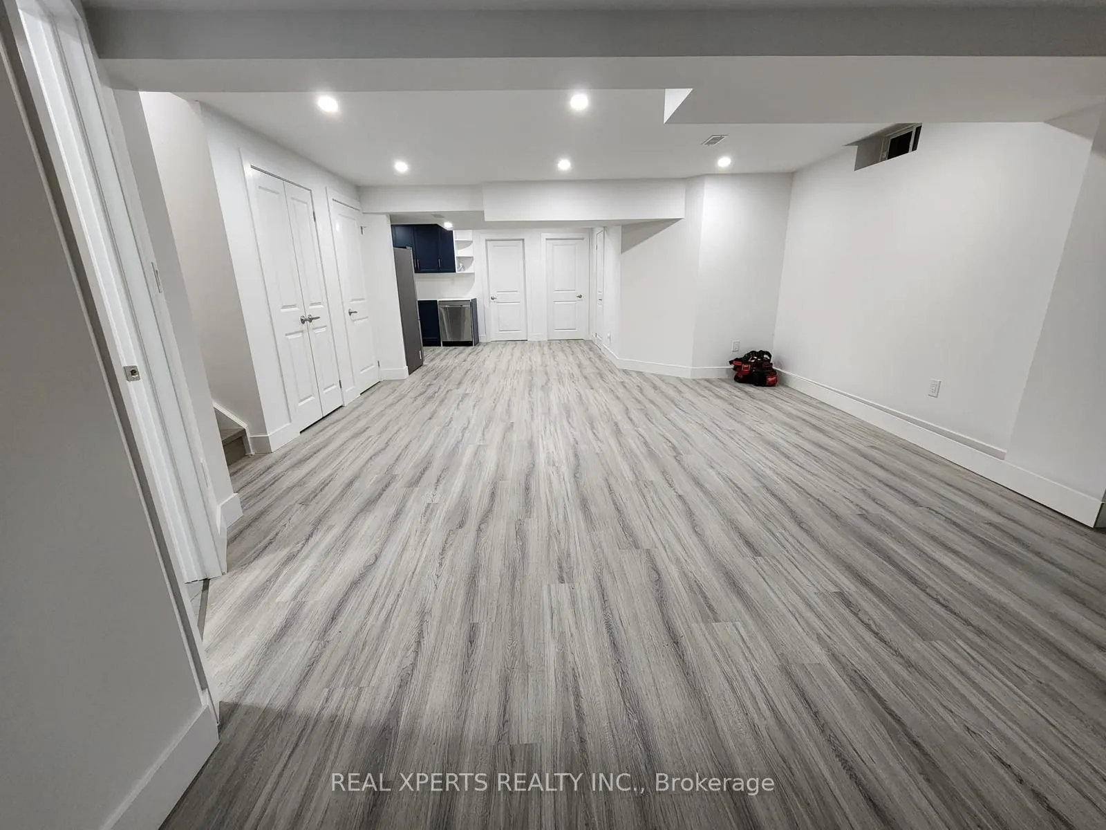 221 The Meadows Avenue