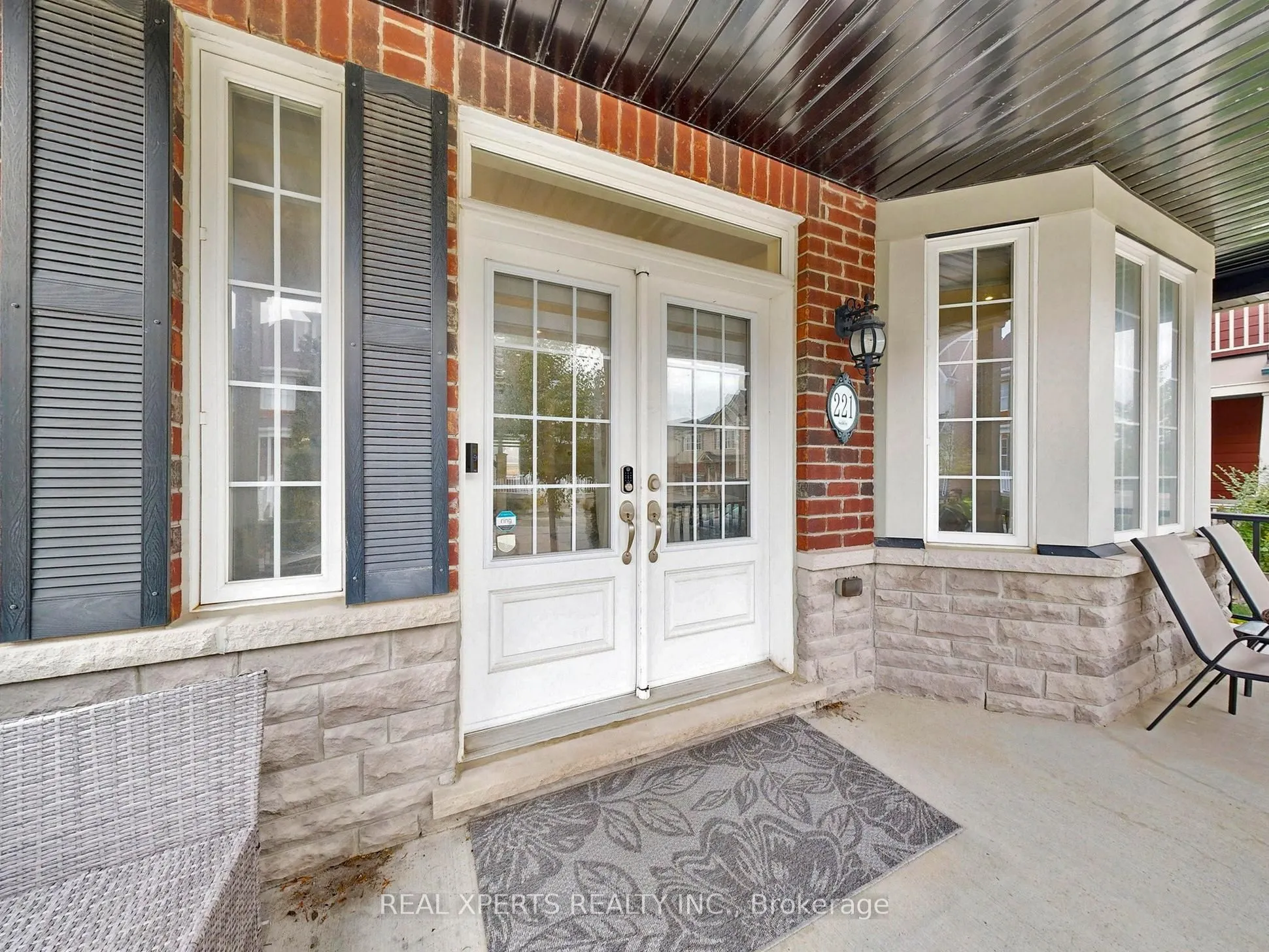 221 The Meadows Avenue