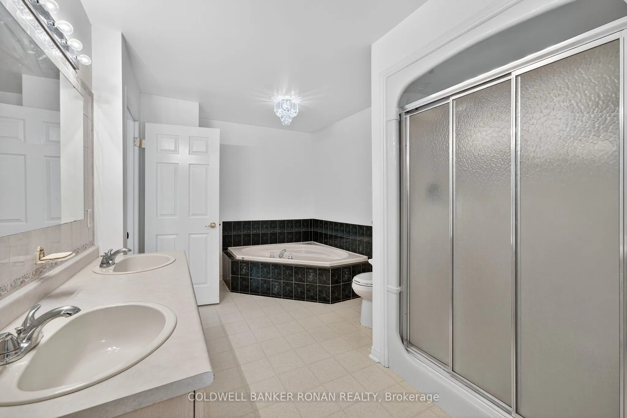 12 Glenwood Drive, #7