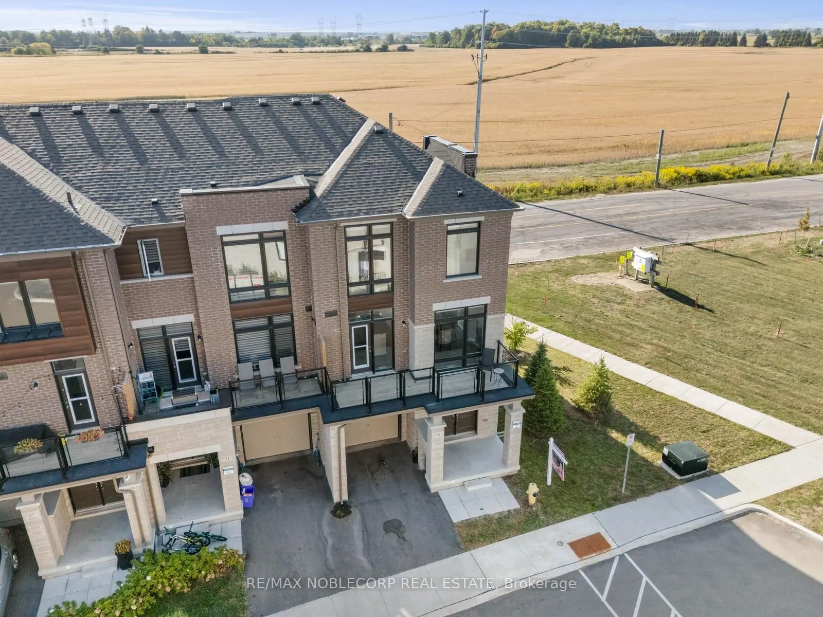 75 Holyrood Crescent