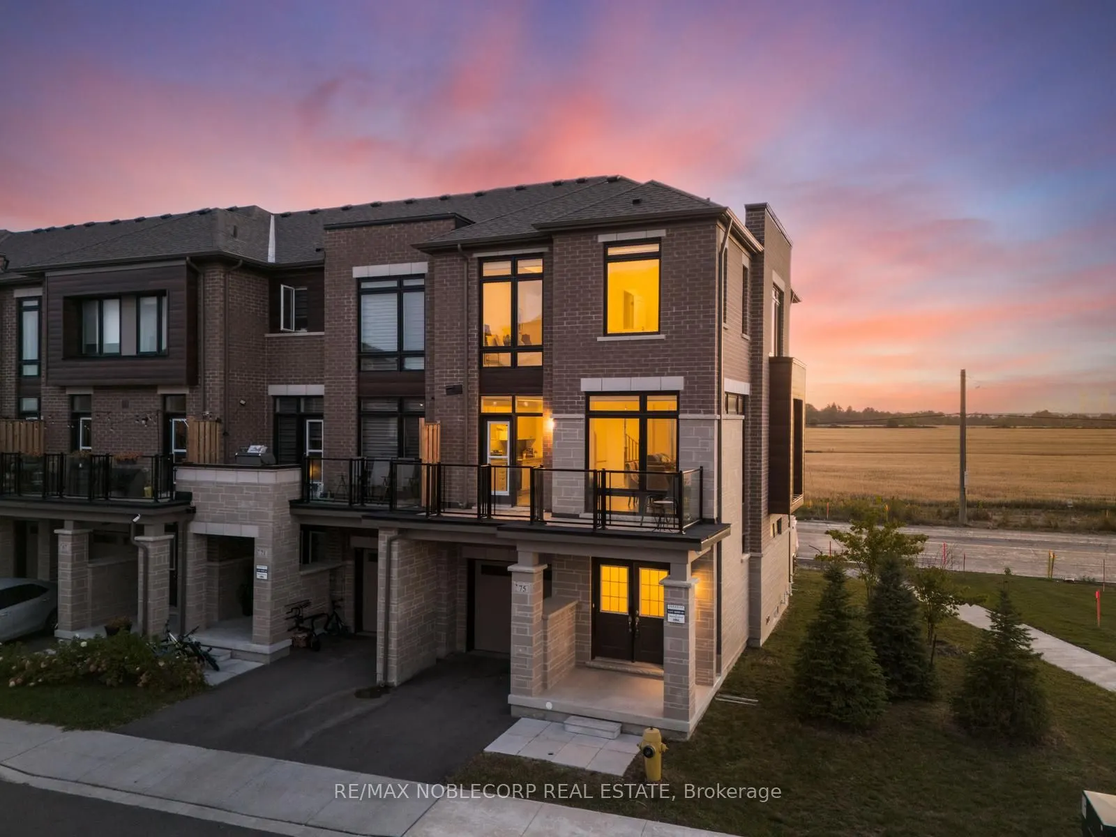 75 Holyrood Crescent
