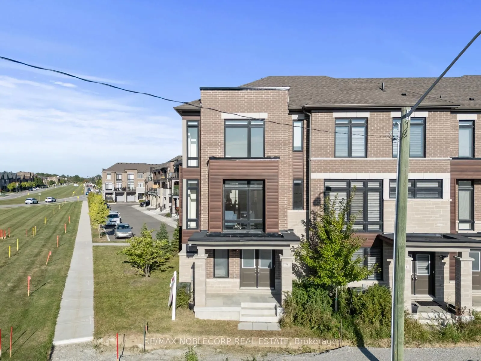 75 Holyrood Crescent