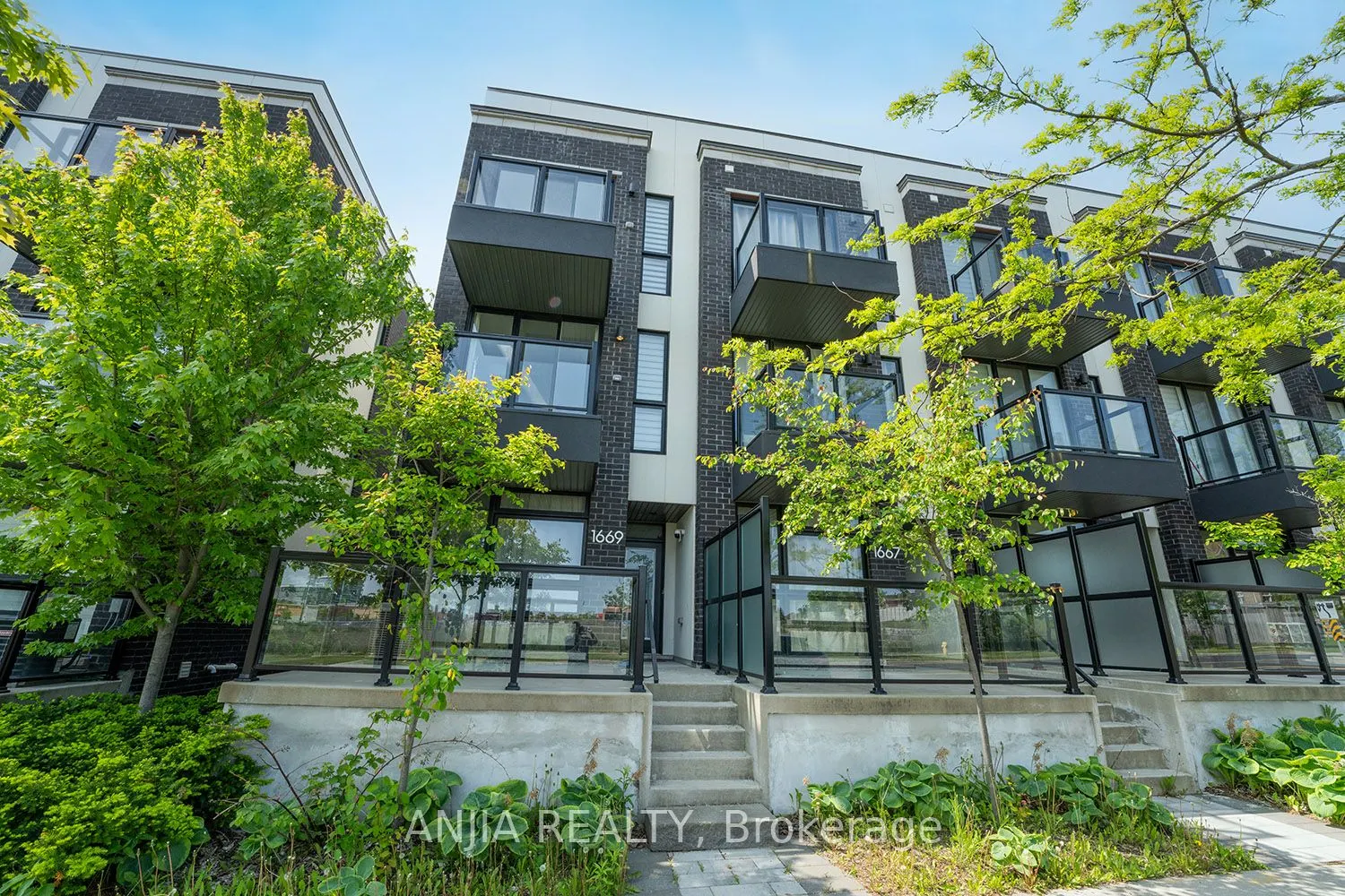 1669 Bur Oak Avenue, #7