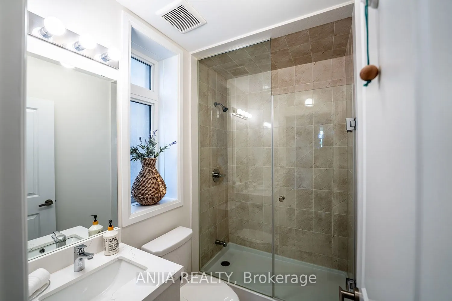 1669 Bur Oak Avenue, #7