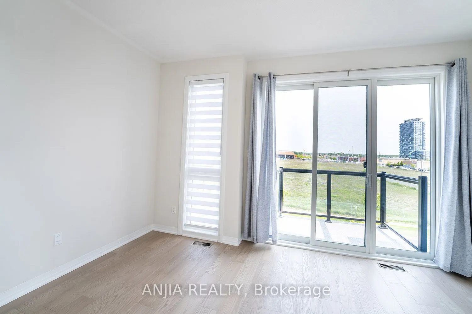 1669 Bur Oak Avenue, #7