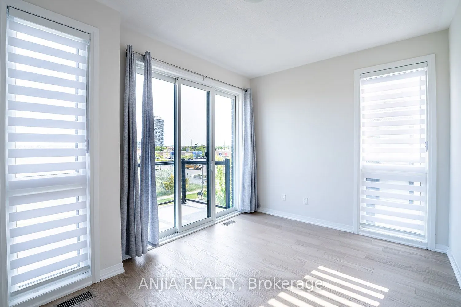 1669 Bur Oak Avenue, #7