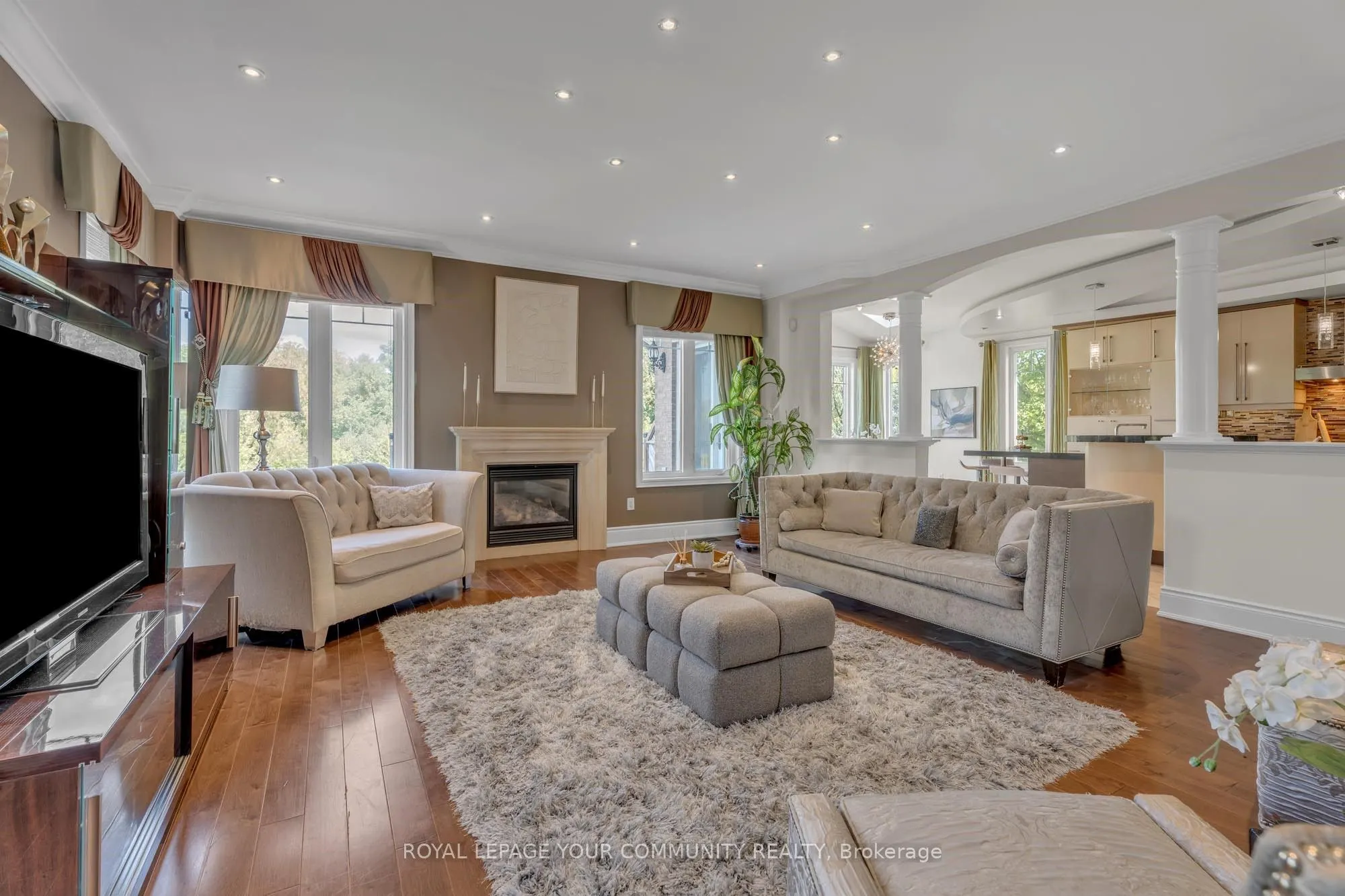 35 VANDERVOORT Drive