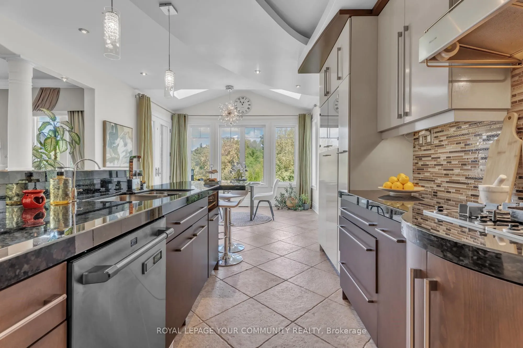 35 VANDERVOORT Drive
