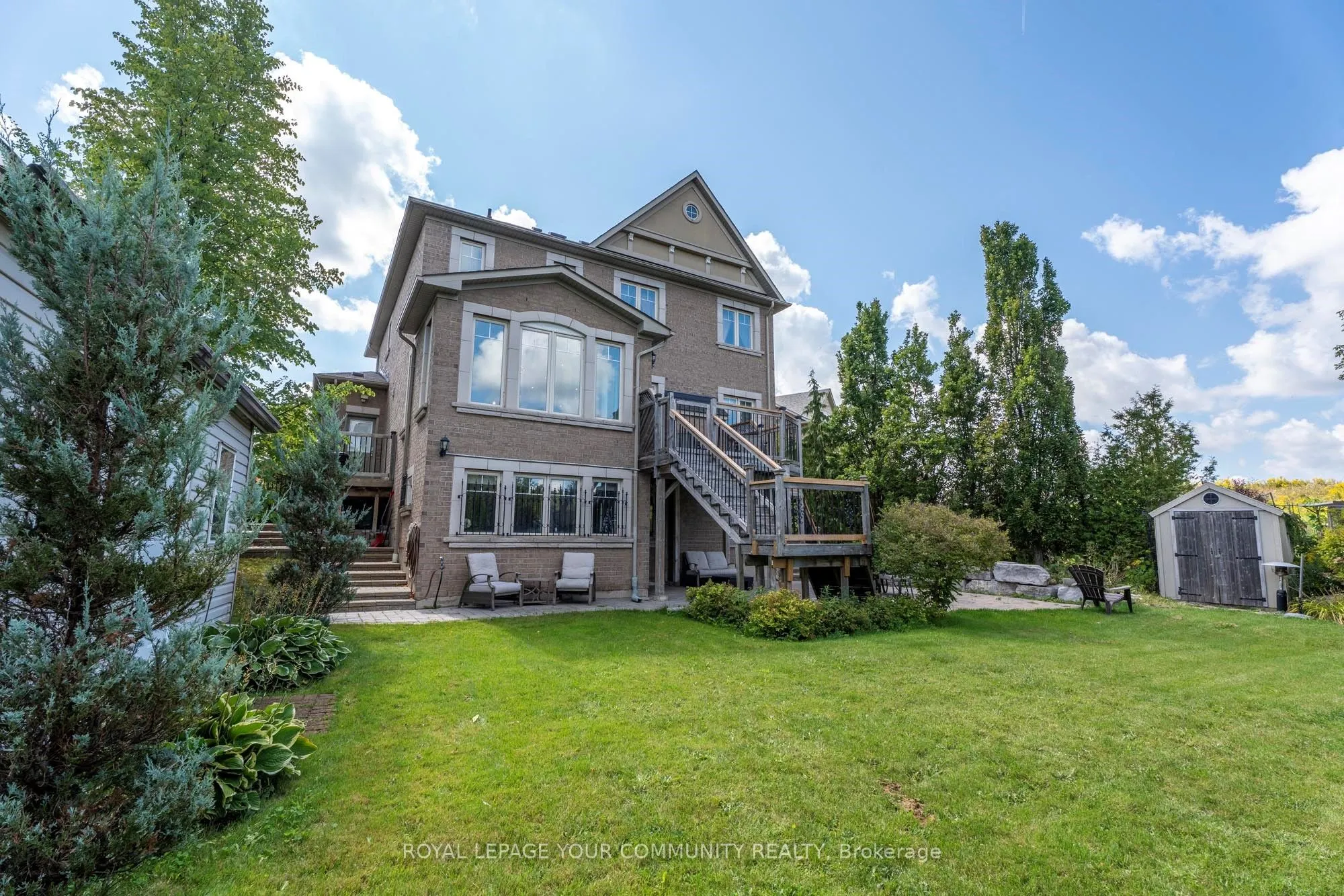 35 VANDERVOORT Drive