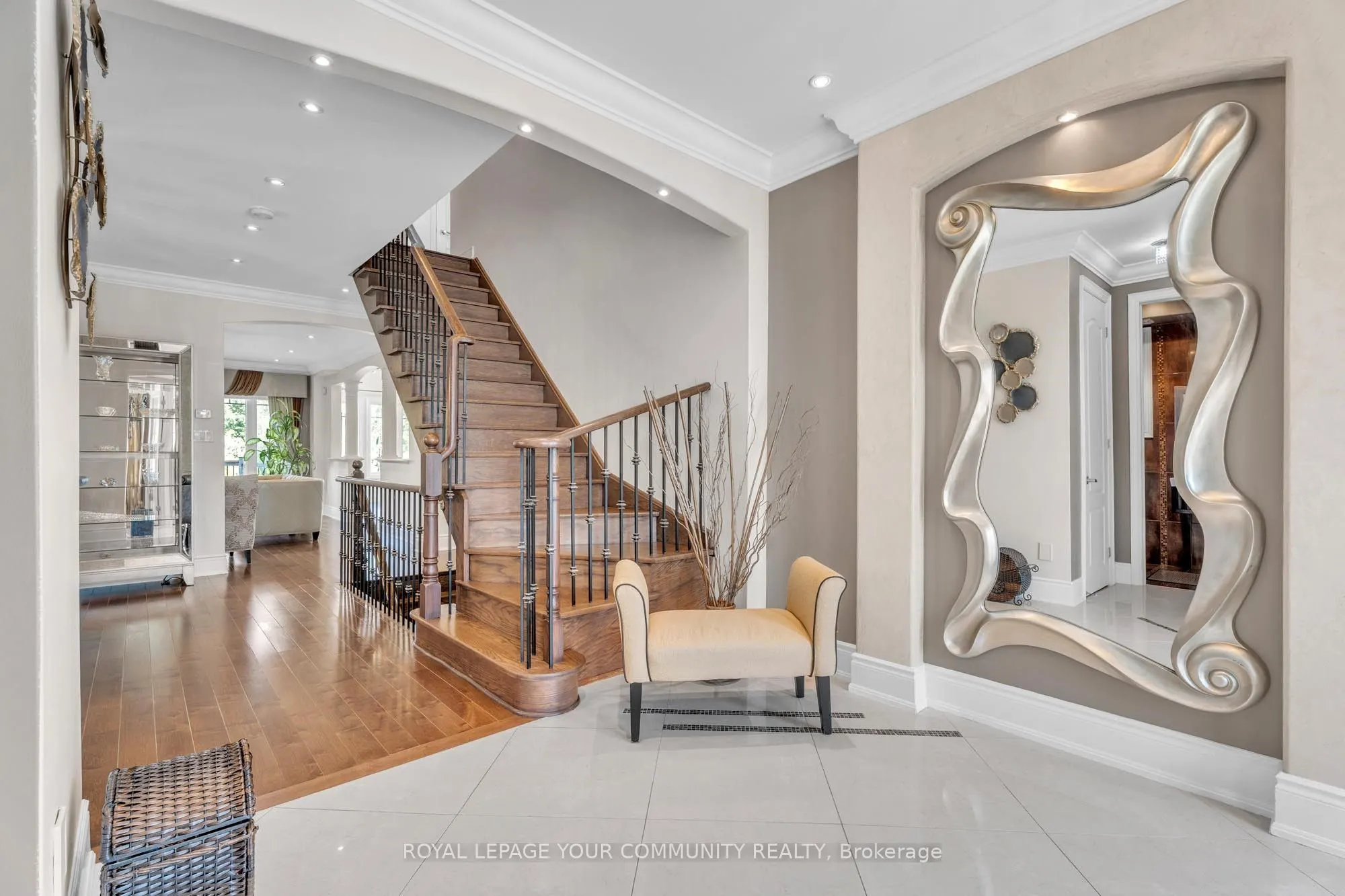 35 VANDERVOORT Drive