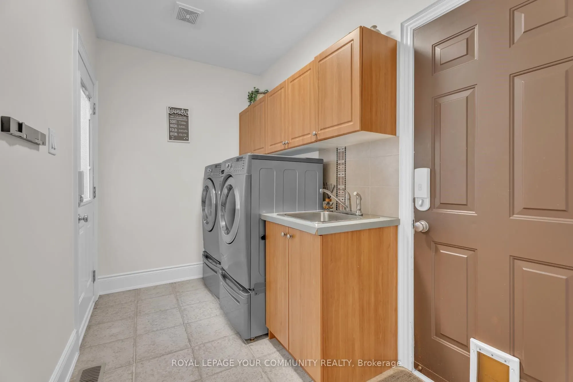 35 VANDERVOORT Drive