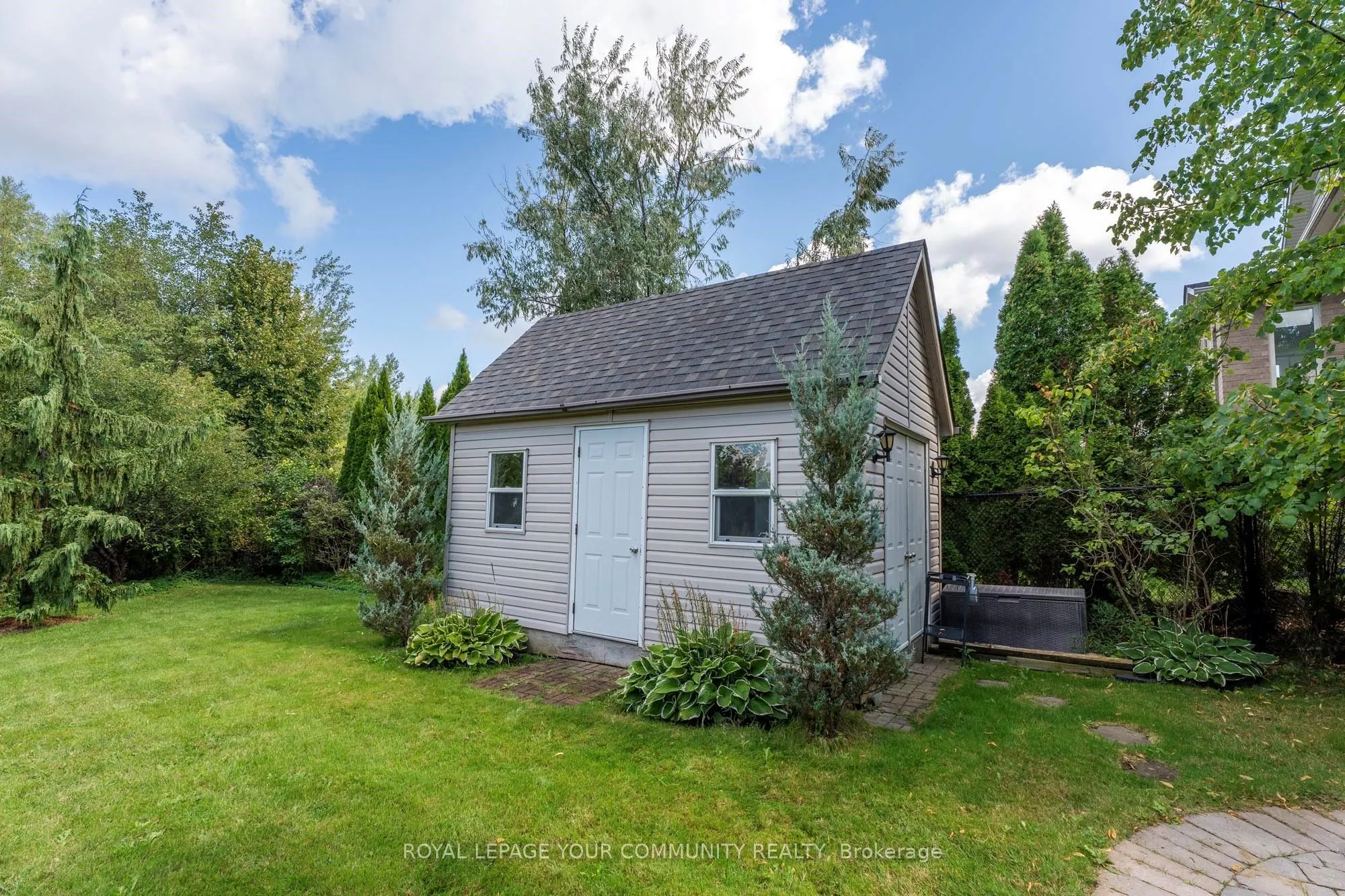 35 VANDERVOORT Drive