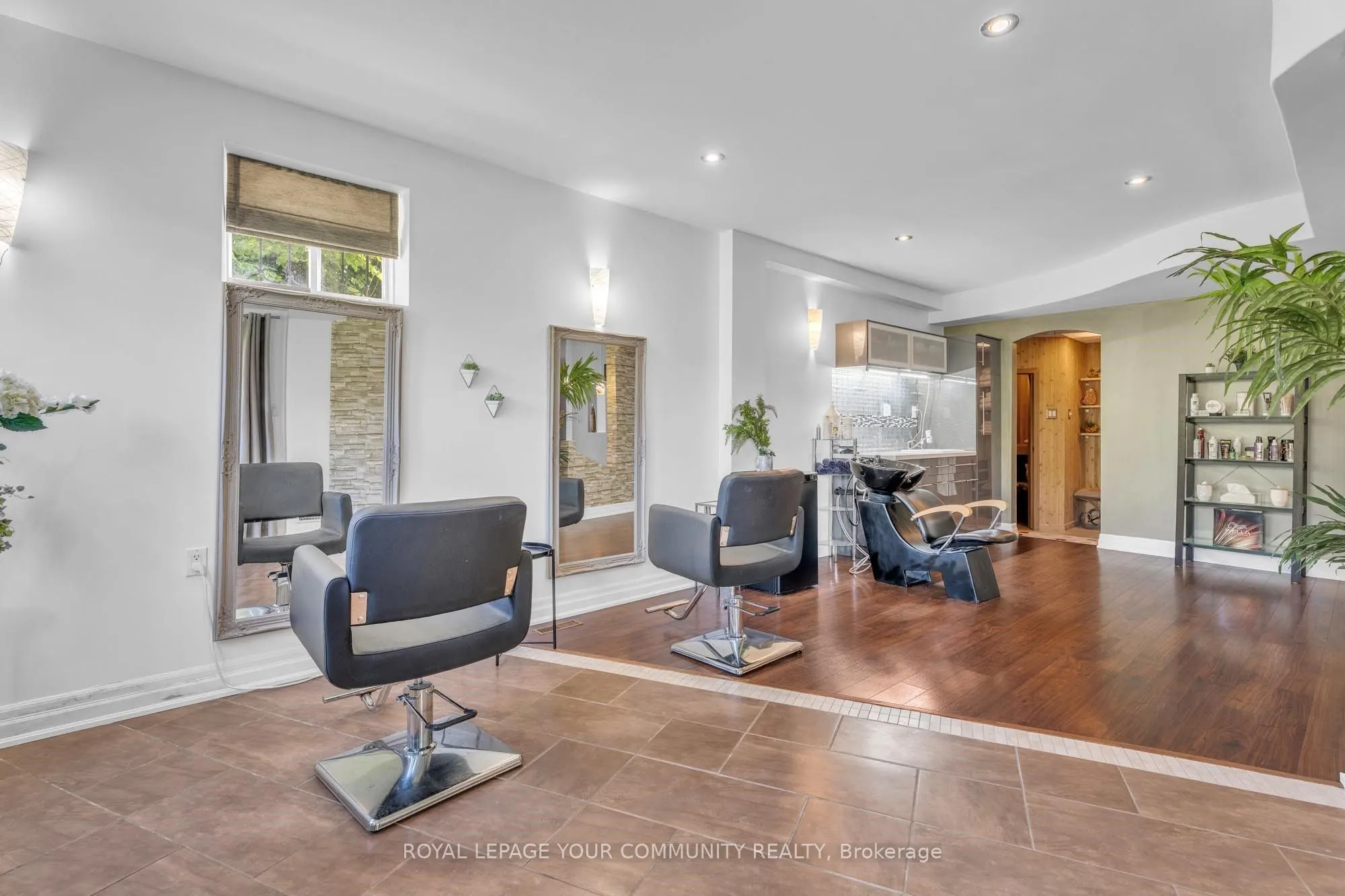 35 VANDERVOORT Drive