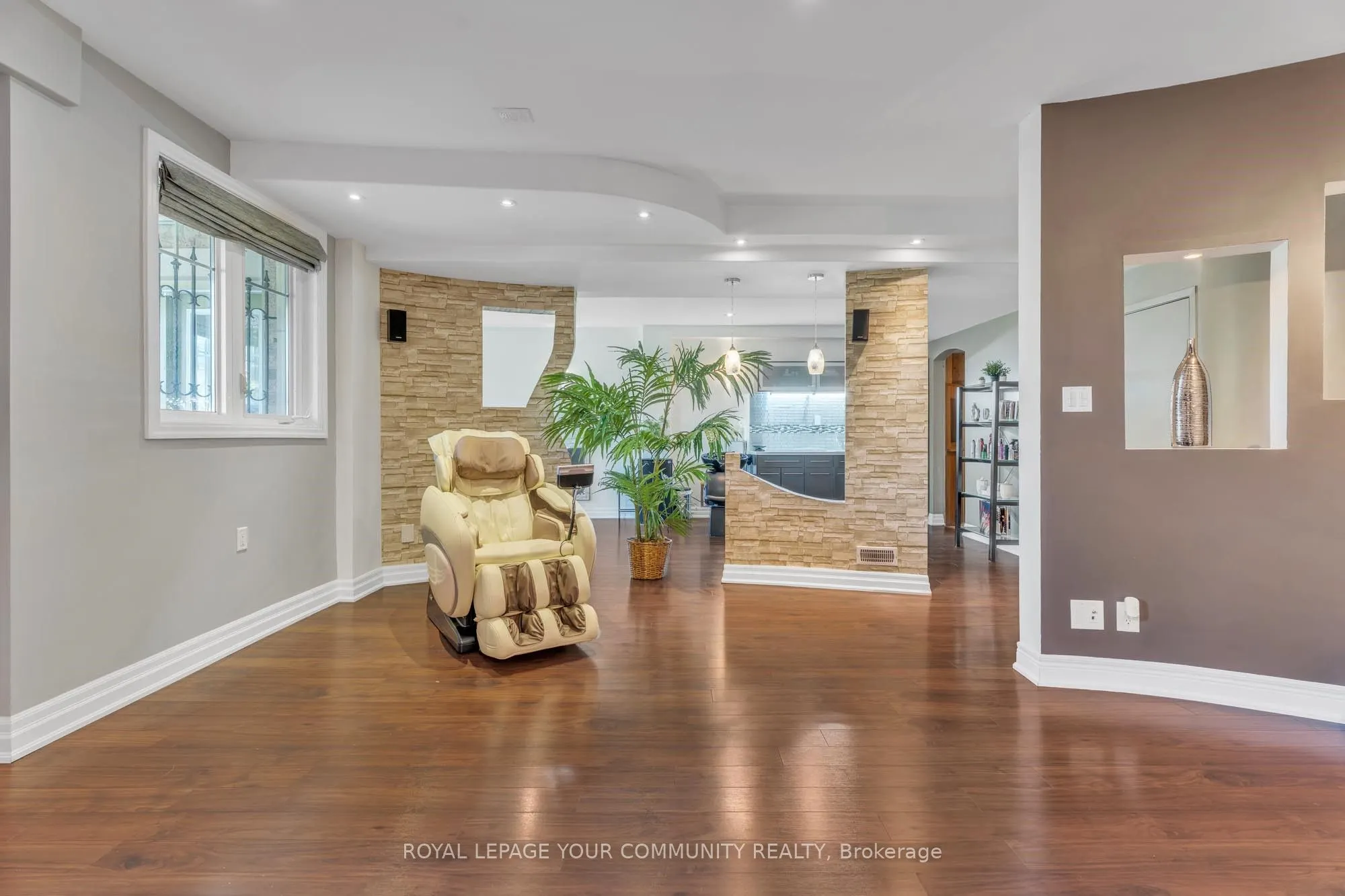 35 VANDERVOORT Drive