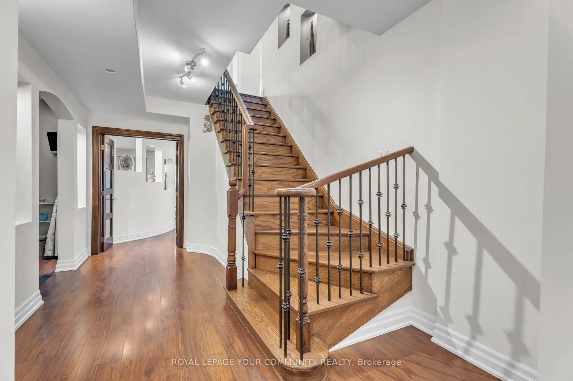 35 VANDERVOORT Drive