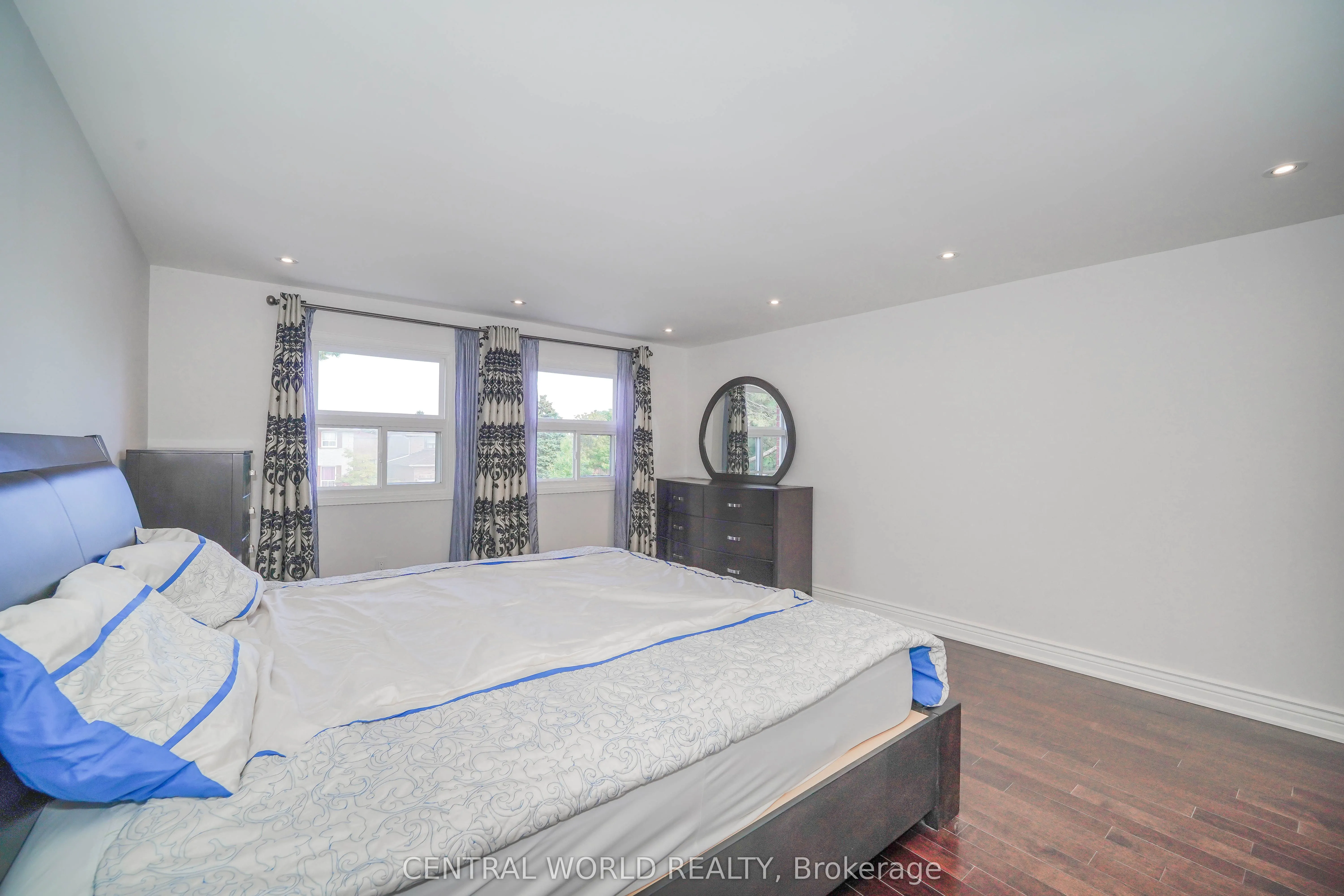 28 Teddington Avenue
