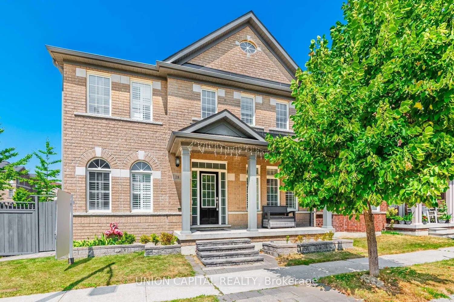 18 Honey Glen Avenue